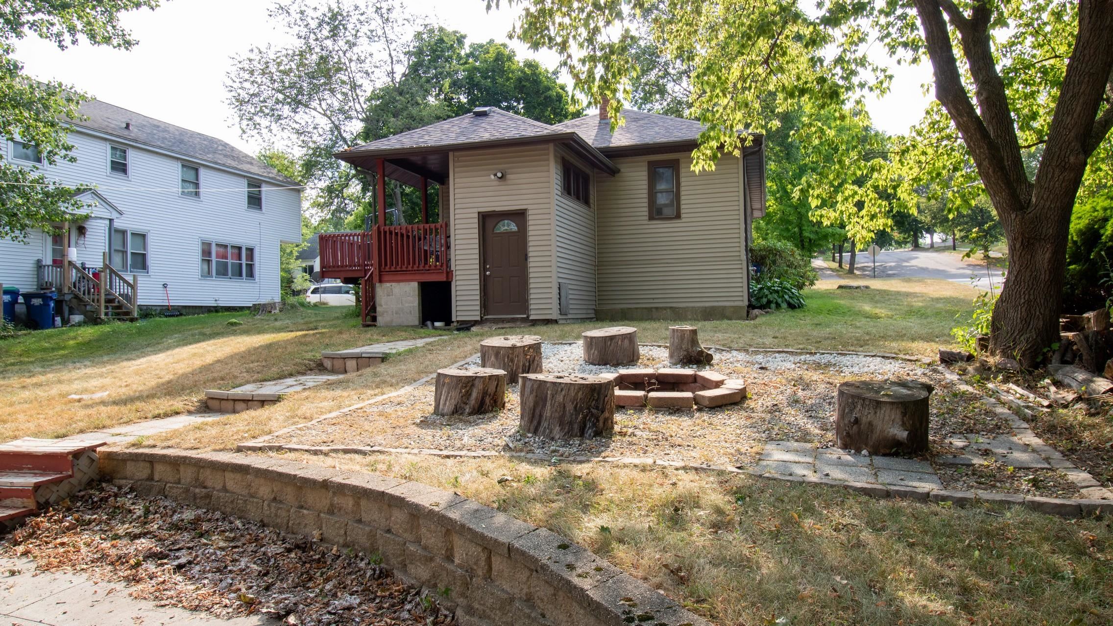 1431 N 1ST AVENUE, Wausau, Wisconsin 54401, 2 Bedrooms Bedrooms, ,1 BathroomBathrooms,Residential,For Sale,1431 N 1ST AVENUE,22604052
