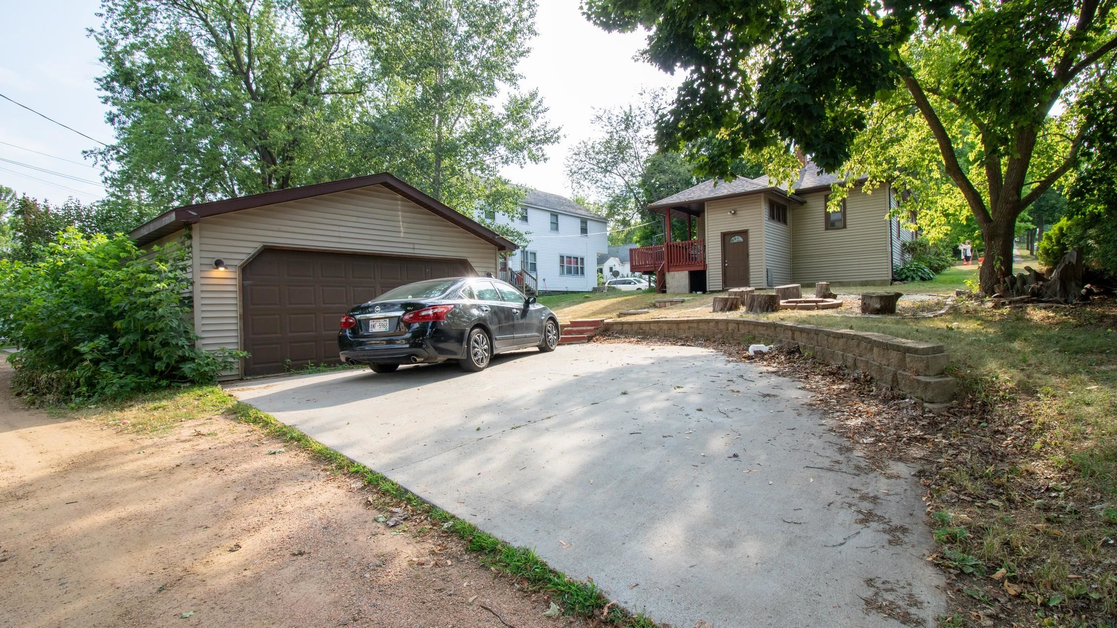 1431 N 1ST AVENUE, Wausau, Wisconsin 54401, 2 Bedrooms Bedrooms, ,1 BathroomBathrooms,Residential,For Sale,1431 N 1ST AVENUE,22604052