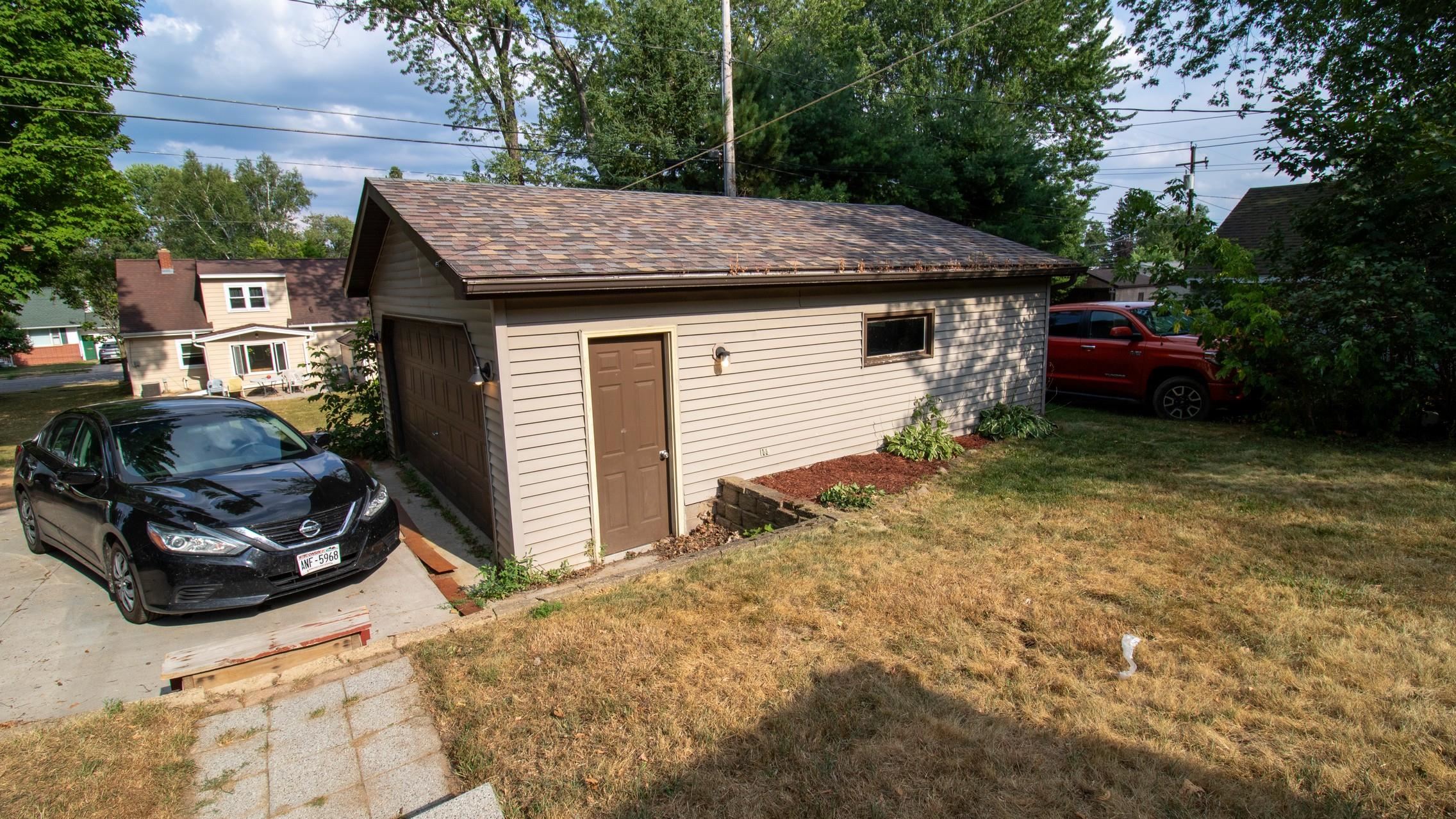 1431 N 1ST AVENUE, Wausau, Wisconsin 54401, 2 Bedrooms Bedrooms, ,1 BathroomBathrooms,Residential,For Sale,1431 N 1ST AVENUE,22604052