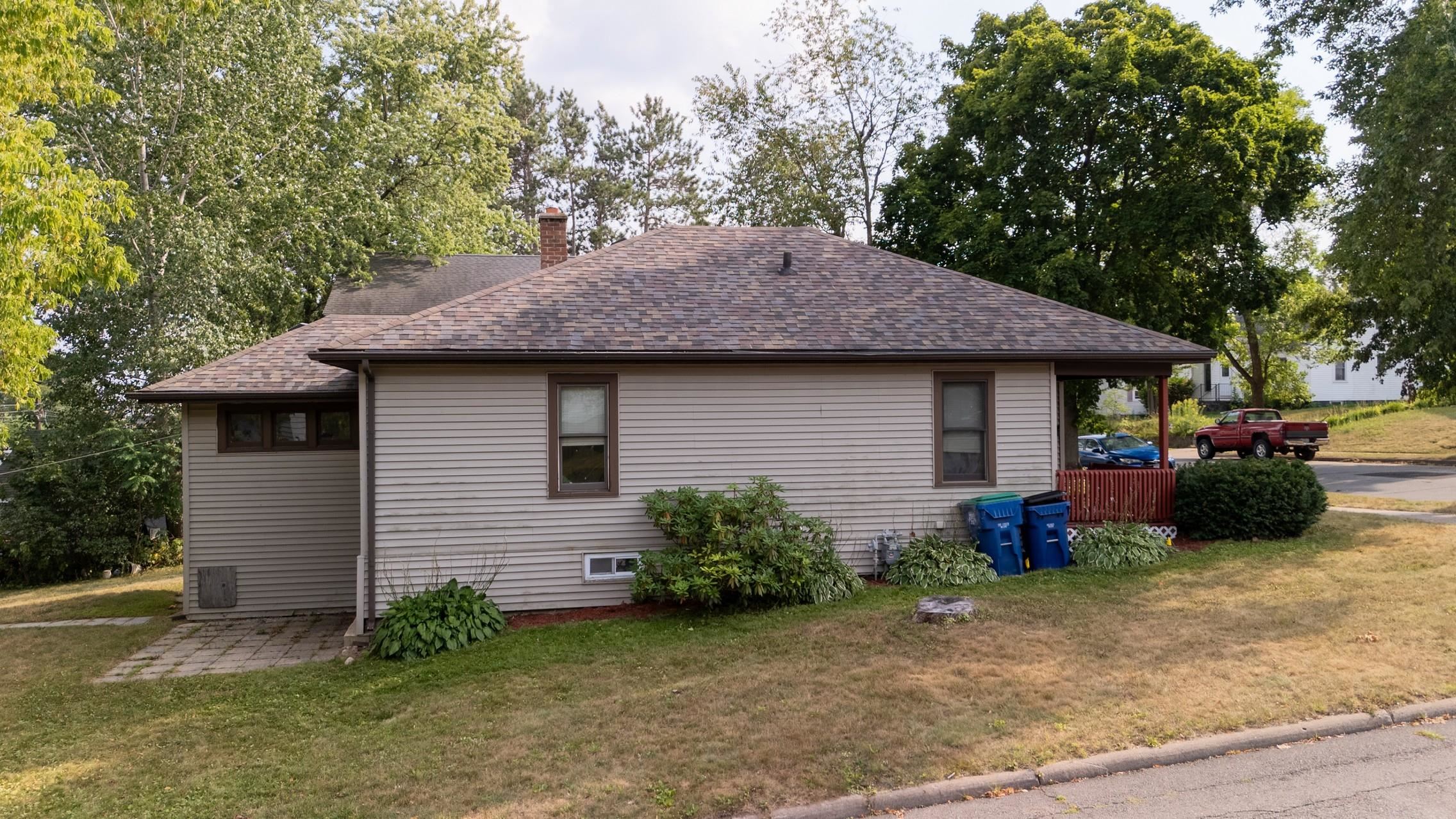 1431 N 1ST AVENUE, Wausau, Wisconsin 54401, 2 Bedrooms Bedrooms, ,1 BathroomBathrooms,Residential,For Sale,1431 N 1ST AVENUE,22604052