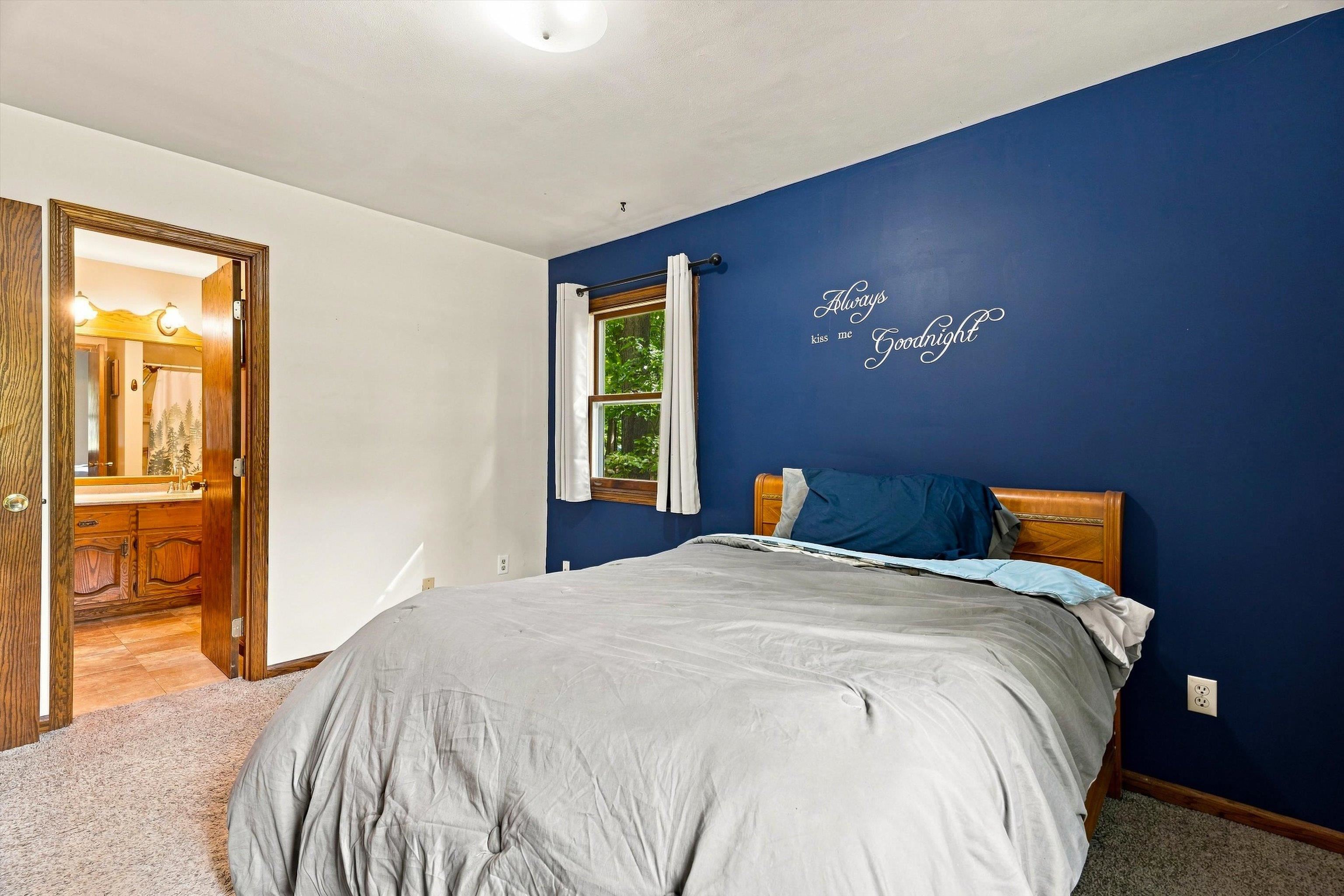 1007 W KALSCHED STREET, Marshfield, Wisconsin 54449, 3 Bedrooms Bedrooms, ,2 BathroomsBathrooms,Residential,For Sale,1007 W KALSCHED STREET,22604059