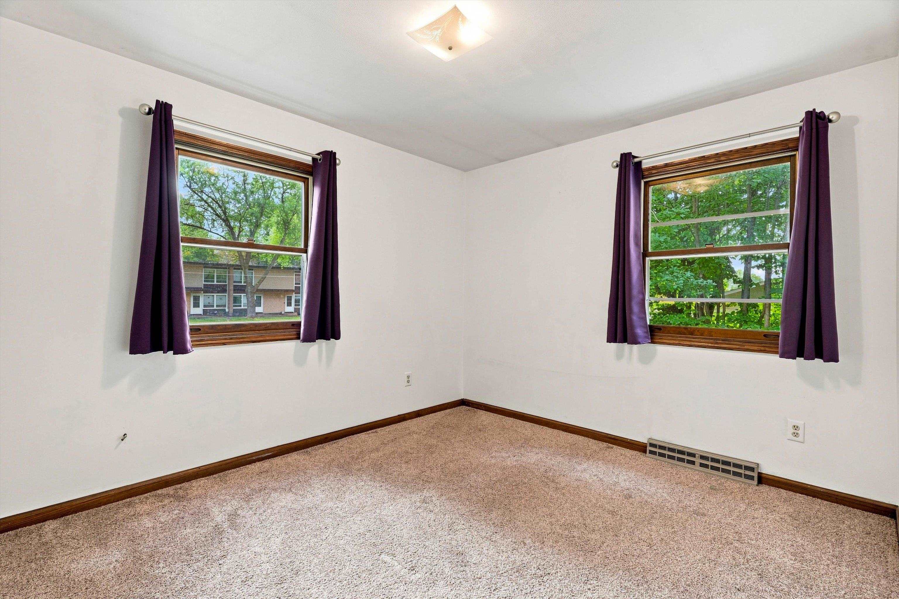 1007 W KALSCHED STREET, Marshfield, Wisconsin 54449, 3 Bedrooms Bedrooms, ,2 BathroomsBathrooms,Residential,For Sale,1007 W KALSCHED STREET,22604059