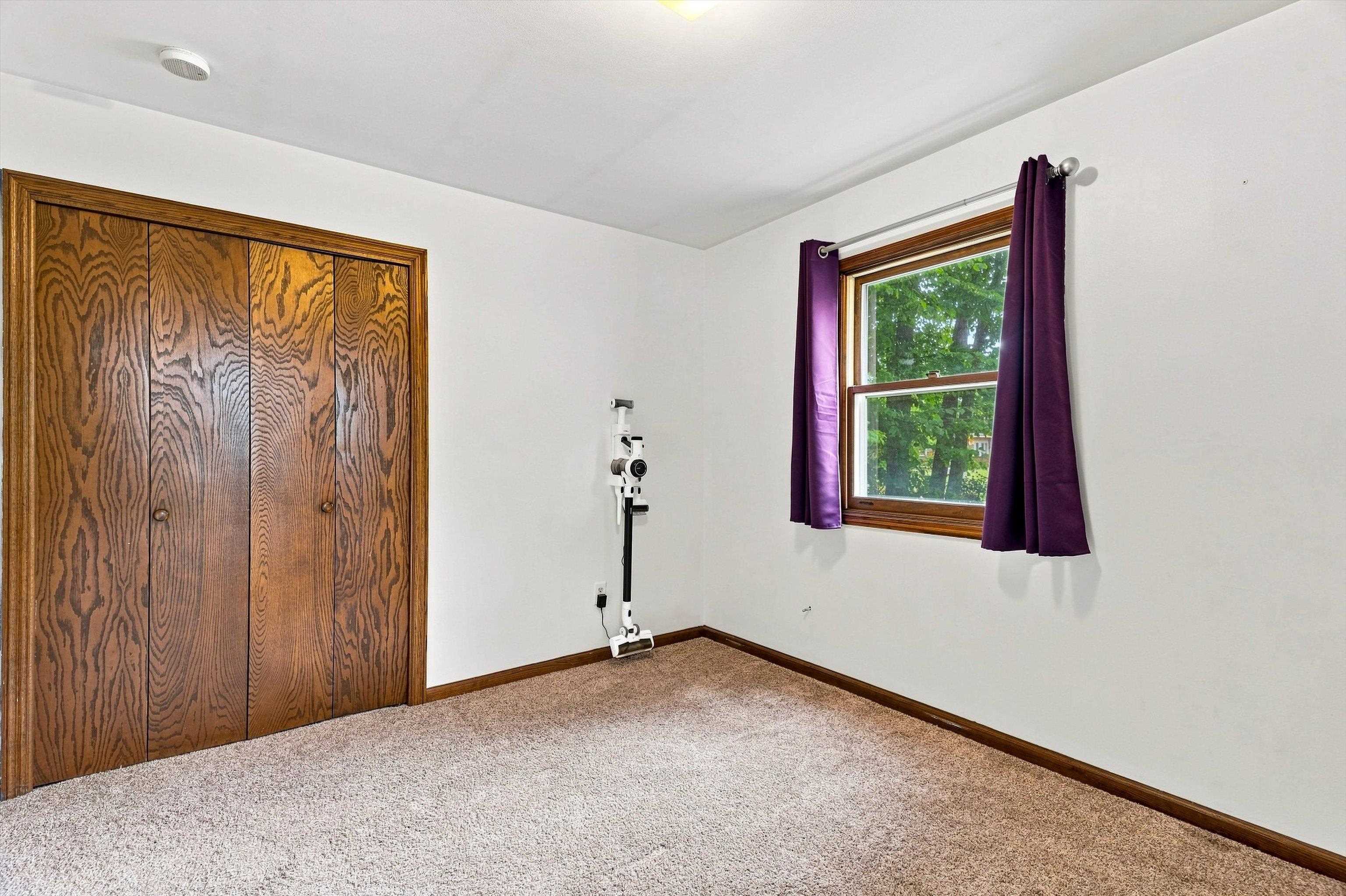 1007 W KALSCHED STREET, Marshfield, Wisconsin 54449, 3 Bedrooms Bedrooms, ,2 BathroomsBathrooms,Residential,For Sale,1007 W KALSCHED STREET,22604059