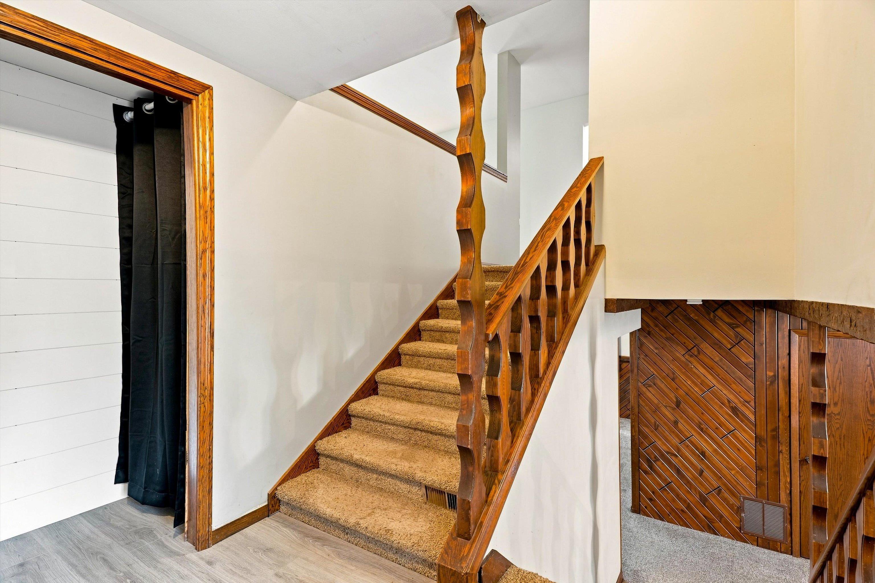 1007 W KALSCHED STREET, Marshfield, Wisconsin 54449, 3 Bedrooms Bedrooms, ,2 BathroomsBathrooms,Residential,For Sale,1007 W KALSCHED STREET,22604059