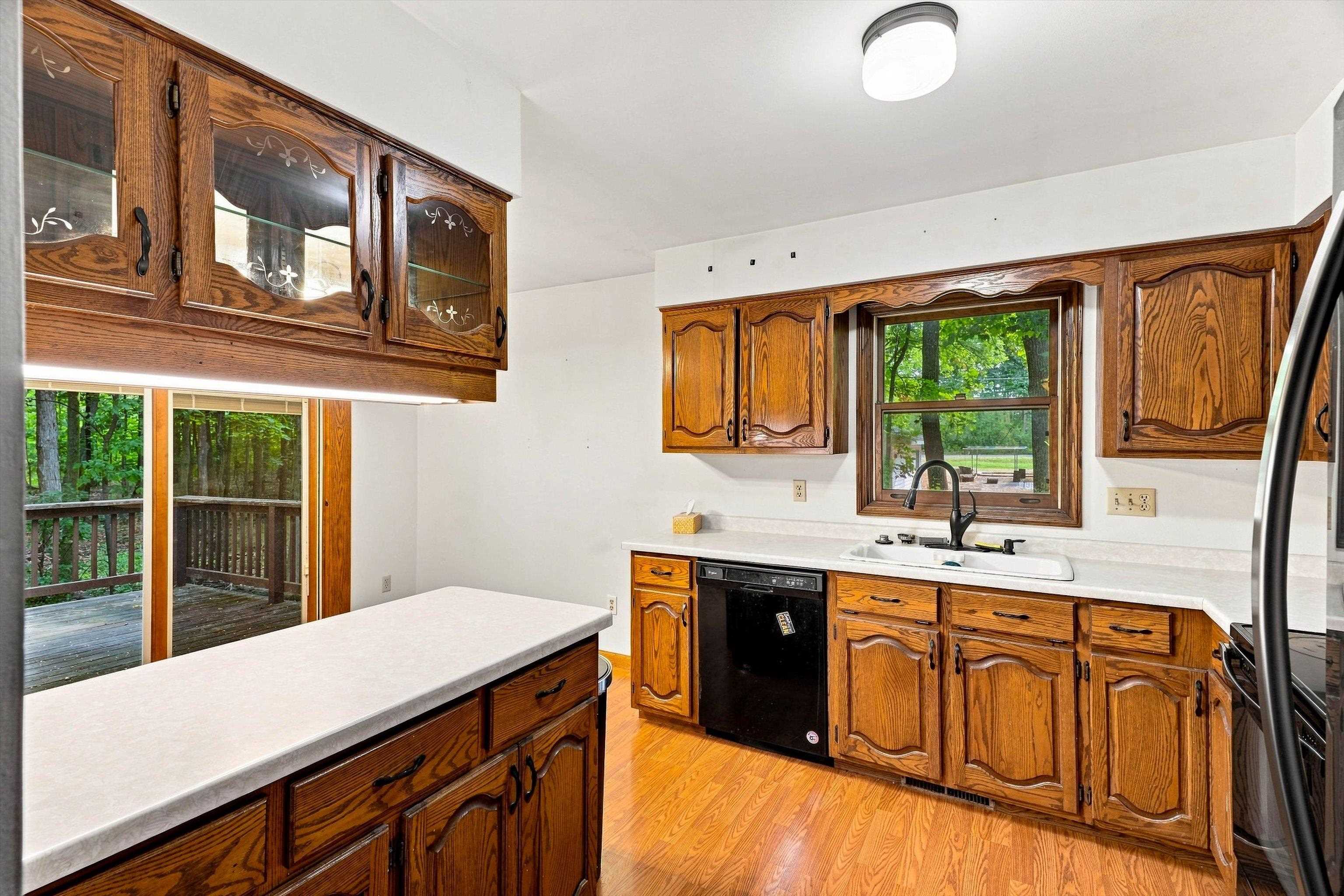 1007 W KALSCHED STREET, Marshfield, Wisconsin 54449, 3 Bedrooms Bedrooms, ,2 BathroomsBathrooms,Residential,For Sale,1007 W KALSCHED STREET,22604059