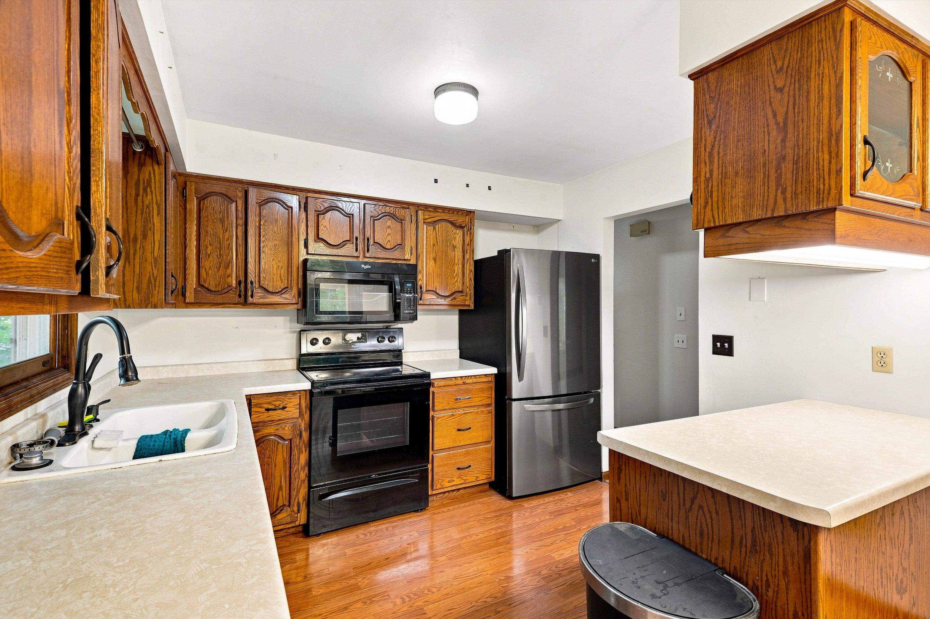 1007 W KALSCHED STREET, Marshfield, Wisconsin 54449, 3 Bedrooms Bedrooms, ,2 BathroomsBathrooms,Residential,For Sale,1007 W KALSCHED STREET,22604059