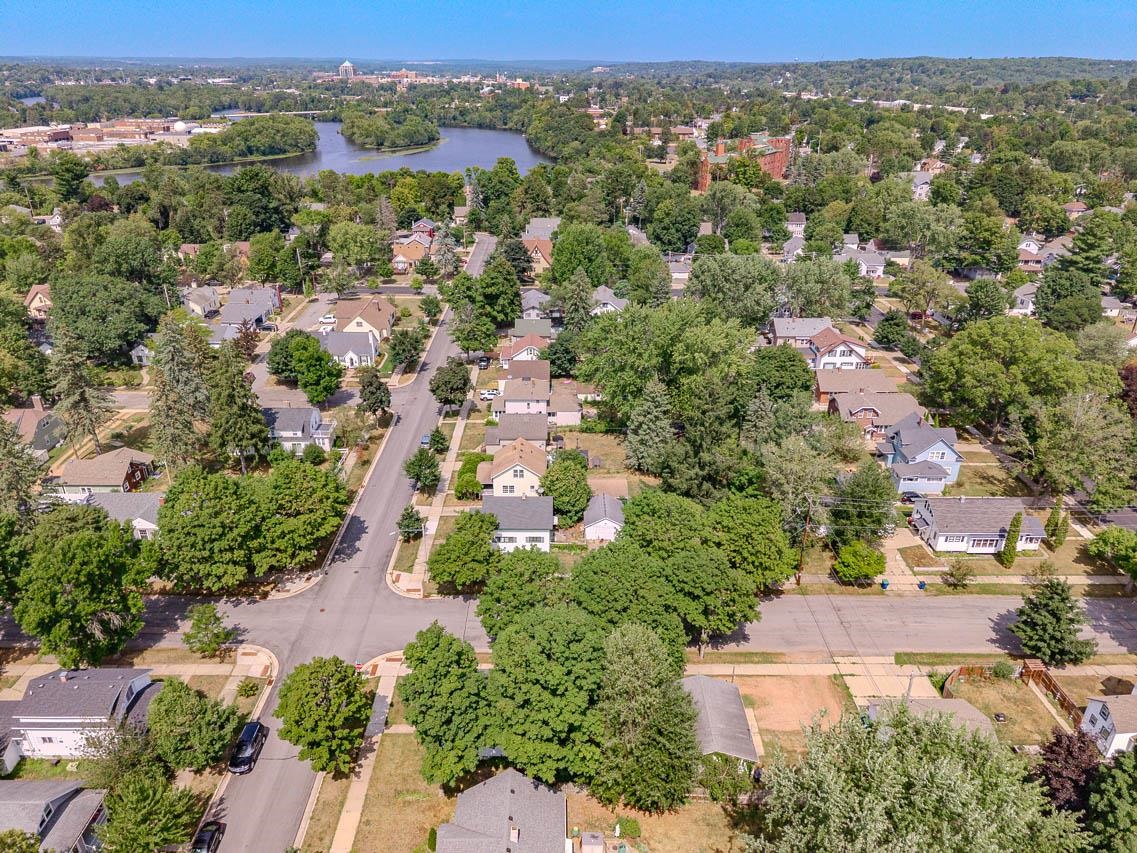 1701 ROOSEVELT STREET, Wausau, Wisconsin 54403, 2 Bedrooms Bedrooms, ,2 BathroomsBathrooms,Residential,For Sale,1701 ROOSEVELT STREET,22604062