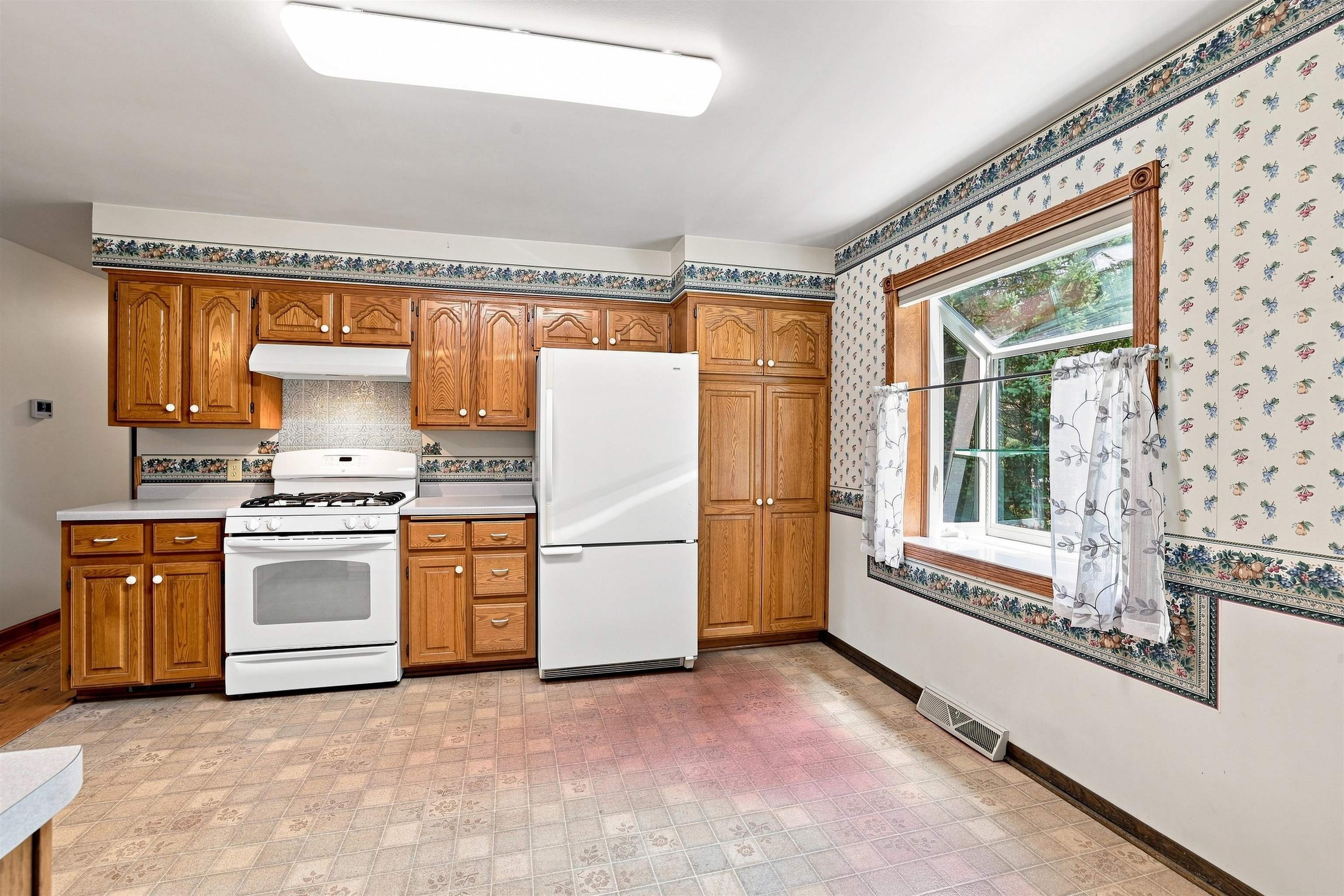 416 ACORN STREET, Stevens Point, Wisconsin 54481, 3 Bedrooms Bedrooms, ,1 BathroomBathrooms,Residential,For Sale,416 ACORN STREET,22604063