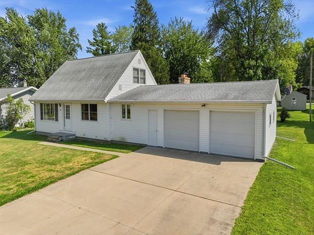 408 E GRANT STREET, Marshfield, Wisconsin 54449, 4 Bedrooms Bedrooms, ,2 BathroomsBathrooms,Residential,For Sale,408 E GRANT STREET,22604071