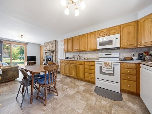 408 E GRANT STREET, Marshfield, Wisconsin 54449, 4 Bedrooms Bedrooms, ,2 BathroomsBathrooms,Residential,For Sale,408 E GRANT STREET,22604071