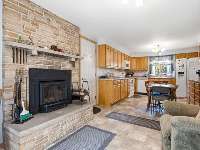408 E GRANT STREET, Marshfield, Wisconsin 54449, 4 Bedrooms Bedrooms, ,2 BathroomsBathrooms,Residential,For Sale,408 E GRANT STREET,22604071