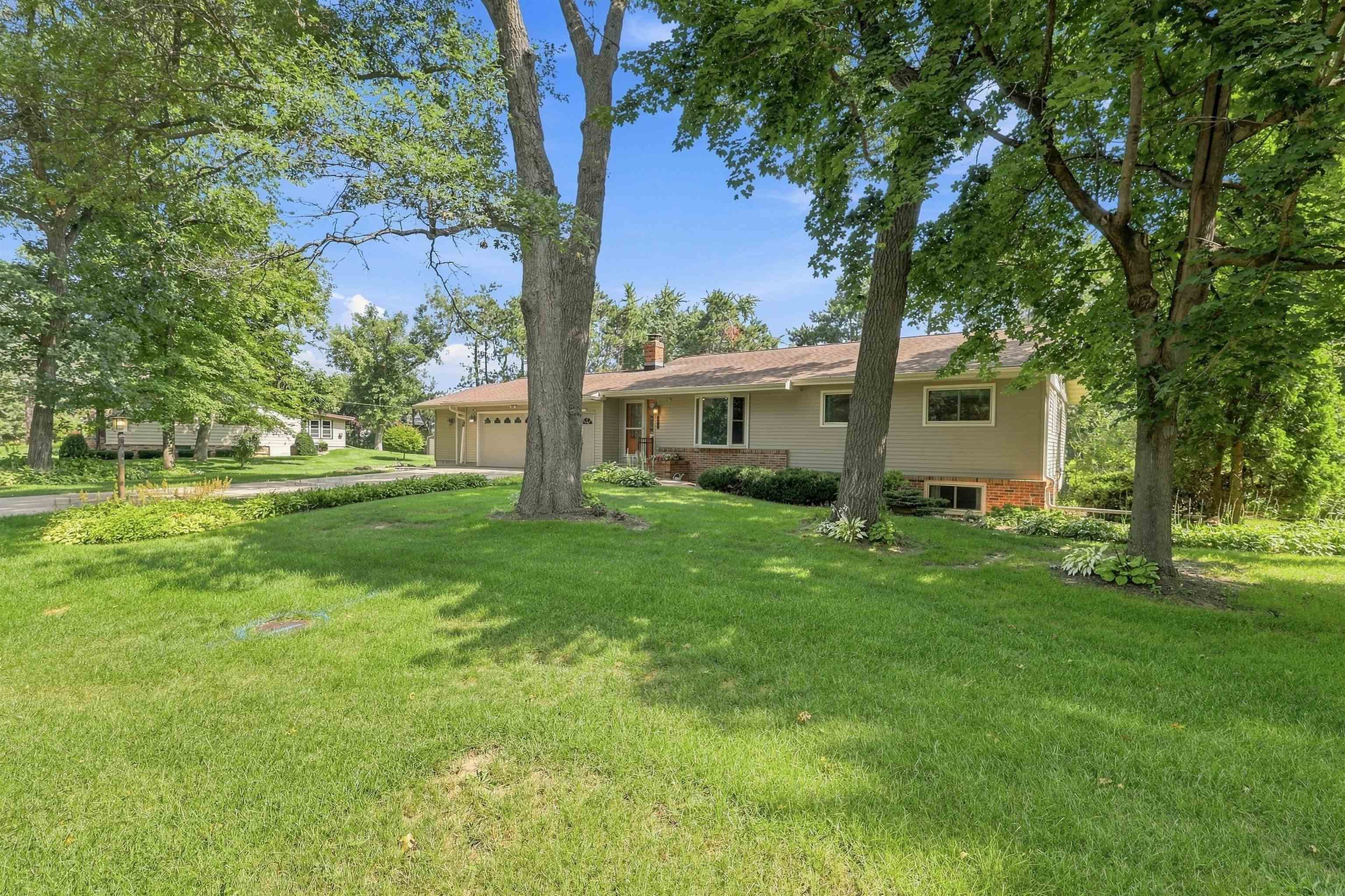 5308 FOREST CIRCLE NORTH, Stevens Point, Wisconsin 54481, 4 Bedrooms Bedrooms, ,2 BathroomsBathrooms,Residential,For Sale,5308 FOREST CIRCLE NORTH,22604074