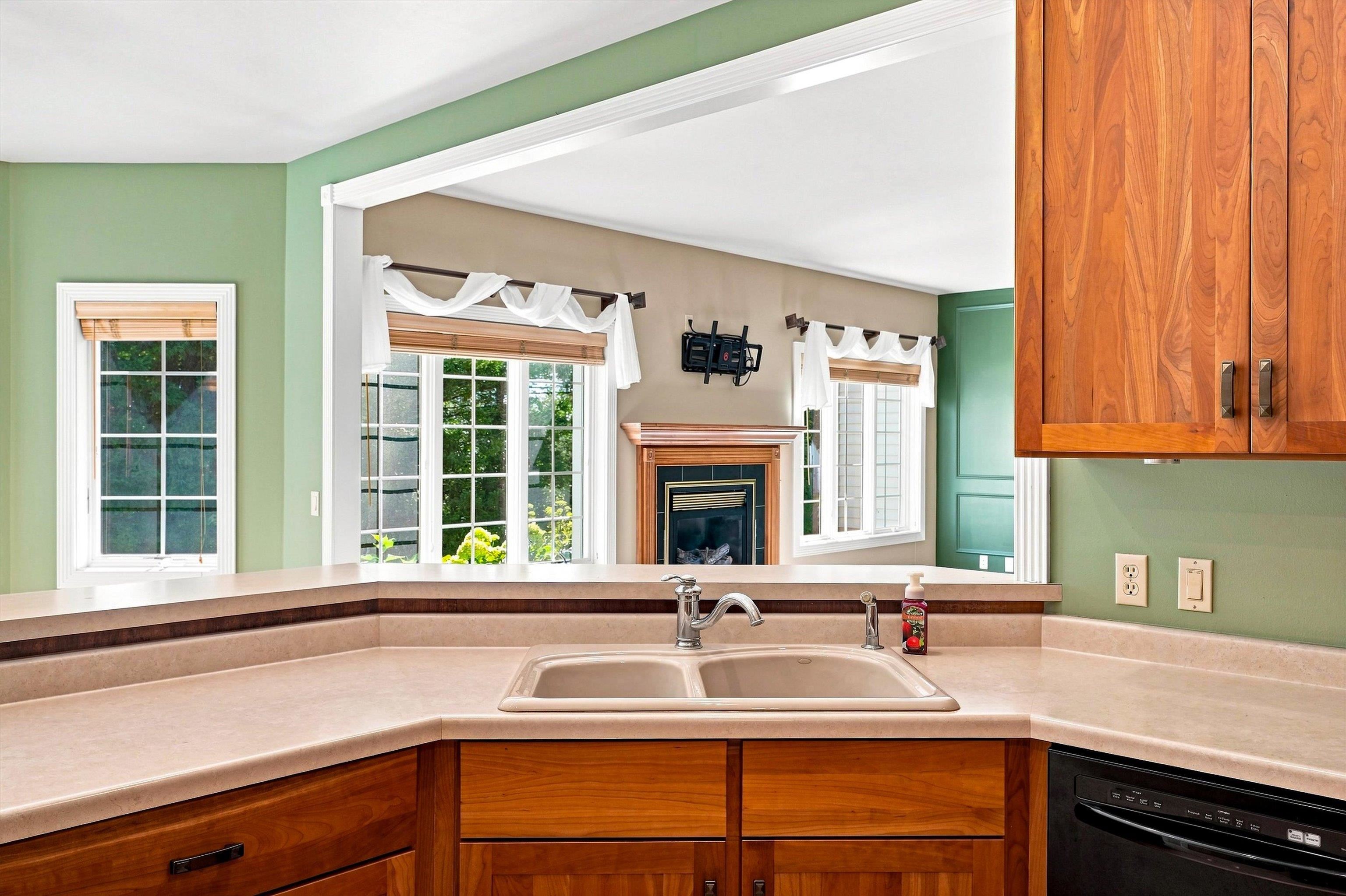 1109 S LOCUST AVENUE, Marshfield, Wisconsin 54449, 3 Bedrooms Bedrooms, ,2 BathroomsBathrooms,Residential,For Sale,1109 S LOCUST AVENUE,22604077