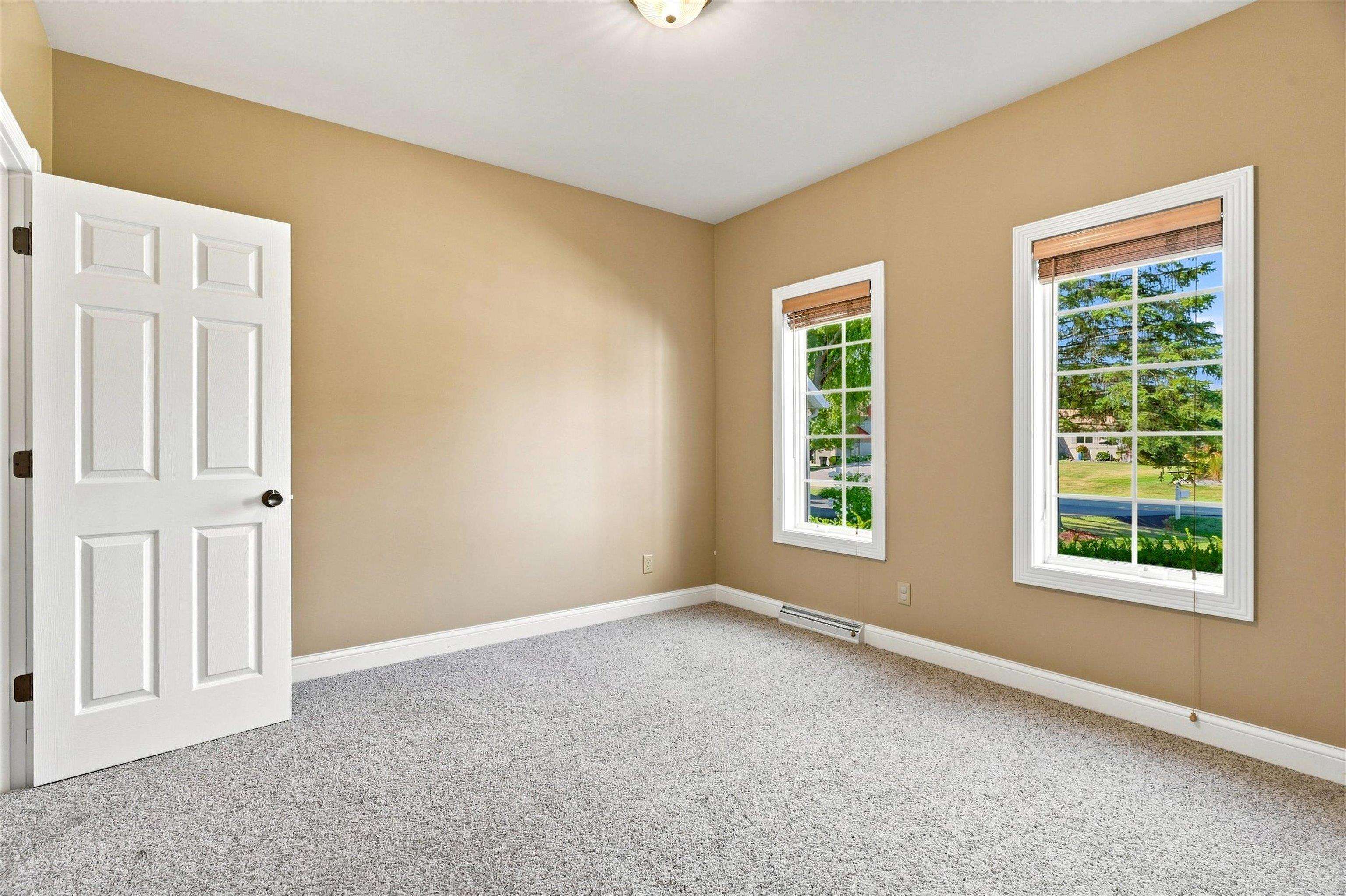 1109 S LOCUST AVENUE, Marshfield, Wisconsin 54449, 3 Bedrooms Bedrooms, ,2 BathroomsBathrooms,Residential,For Sale,1109 S LOCUST AVENUE,22604077