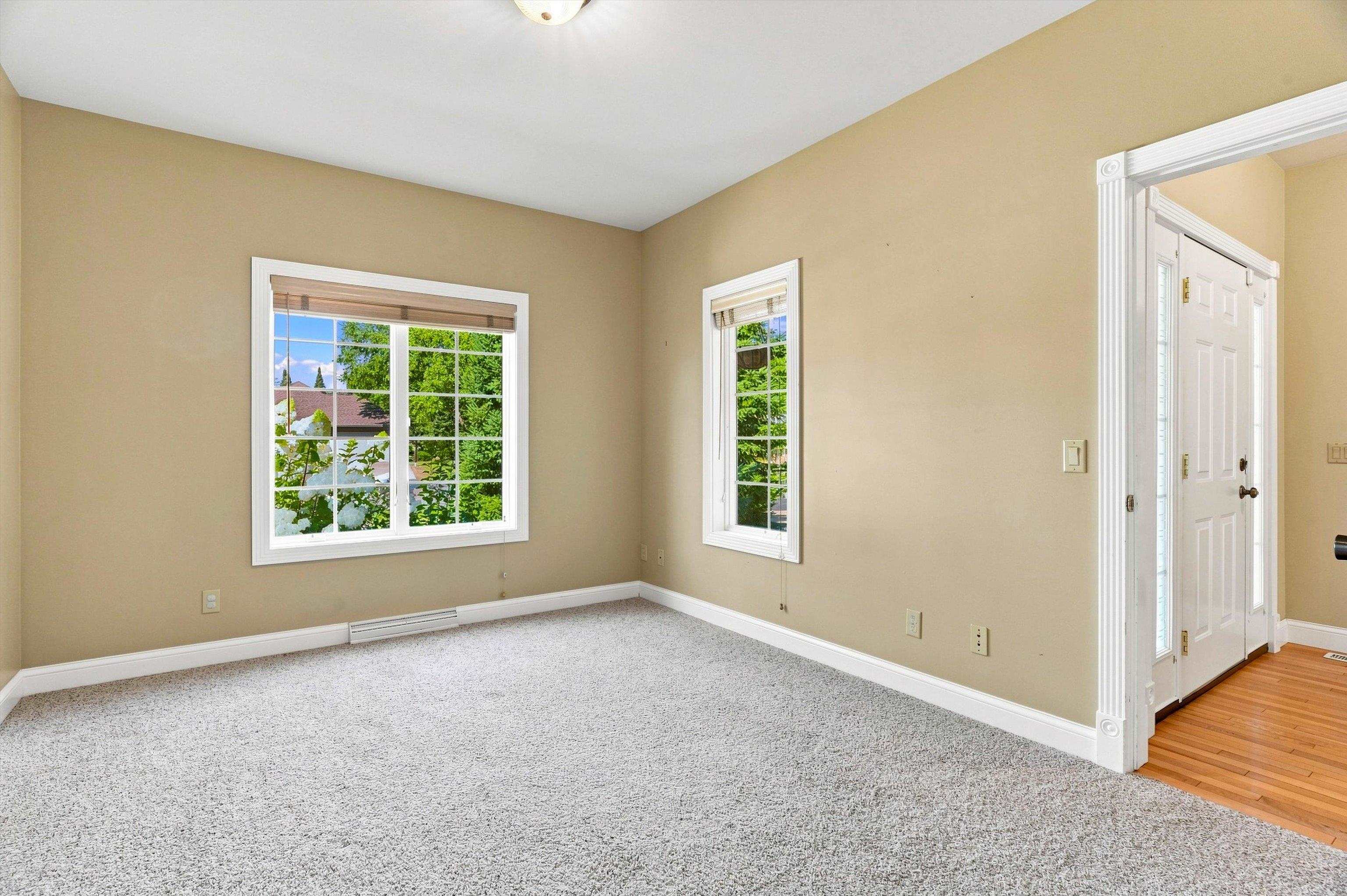 1109 S LOCUST AVENUE, Marshfield, Wisconsin 54449, 3 Bedrooms Bedrooms, ,2 BathroomsBathrooms,Residential,For Sale,1109 S LOCUST AVENUE,22604077