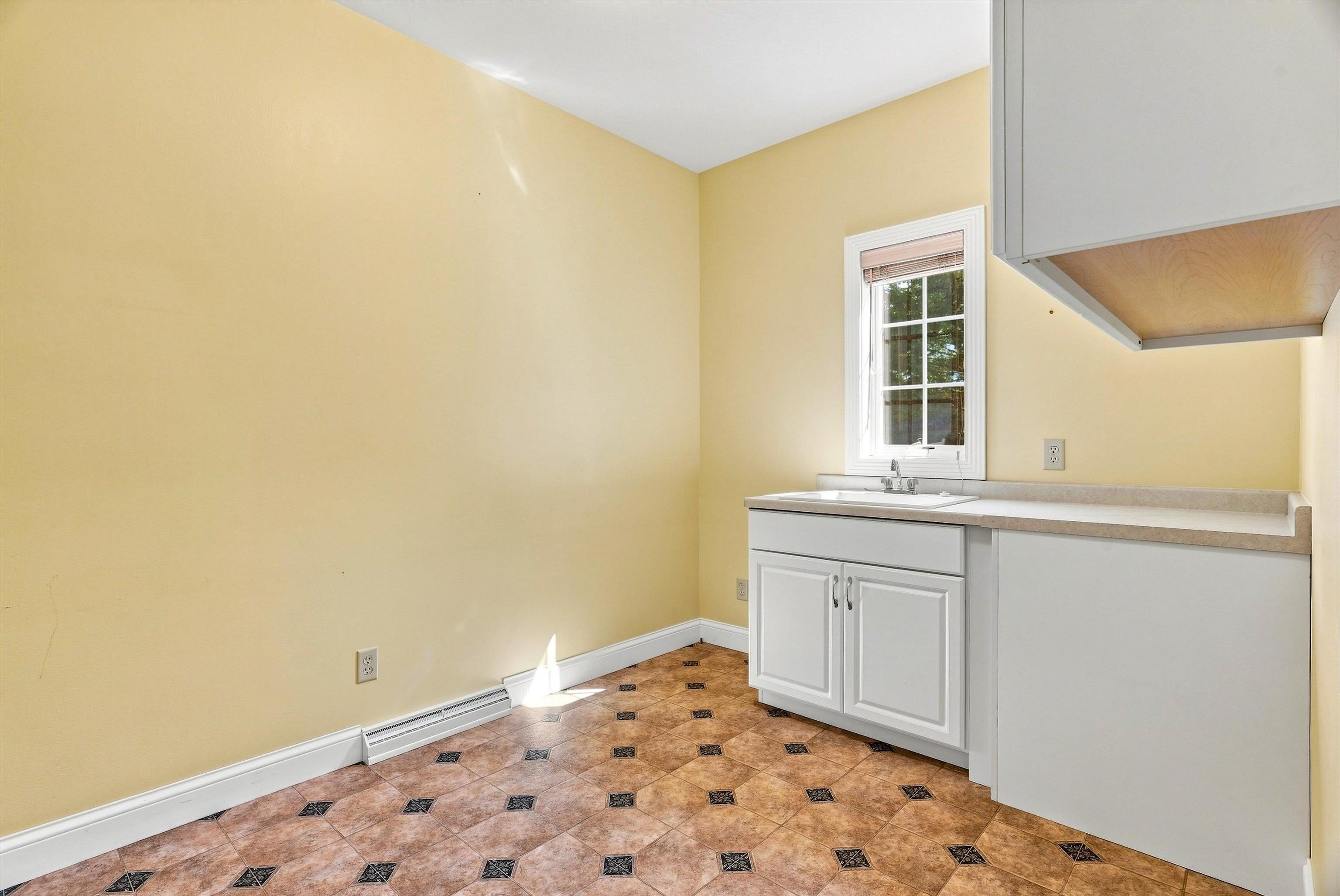 1109 S LOCUST AVENUE, Marshfield, Wisconsin 54449, 3 Bedrooms Bedrooms, ,2 BathroomsBathrooms,Residential,For Sale,1109 S LOCUST AVENUE,22604077
