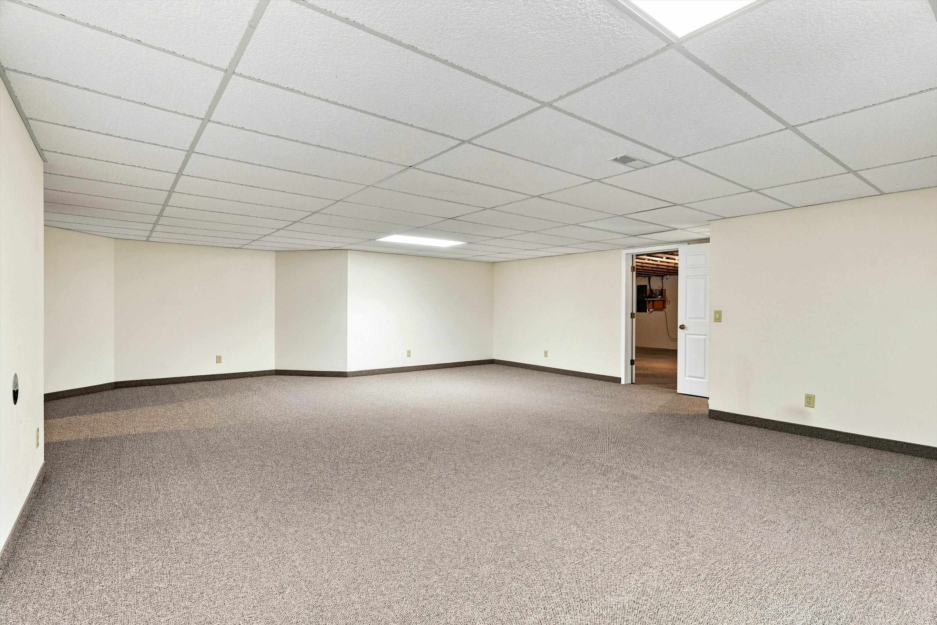 1109 S LOCUST AVENUE, Marshfield, Wisconsin 54449, 3 Bedrooms Bedrooms, ,2 BathroomsBathrooms,Residential,For Sale,1109 S LOCUST AVENUE,22604077