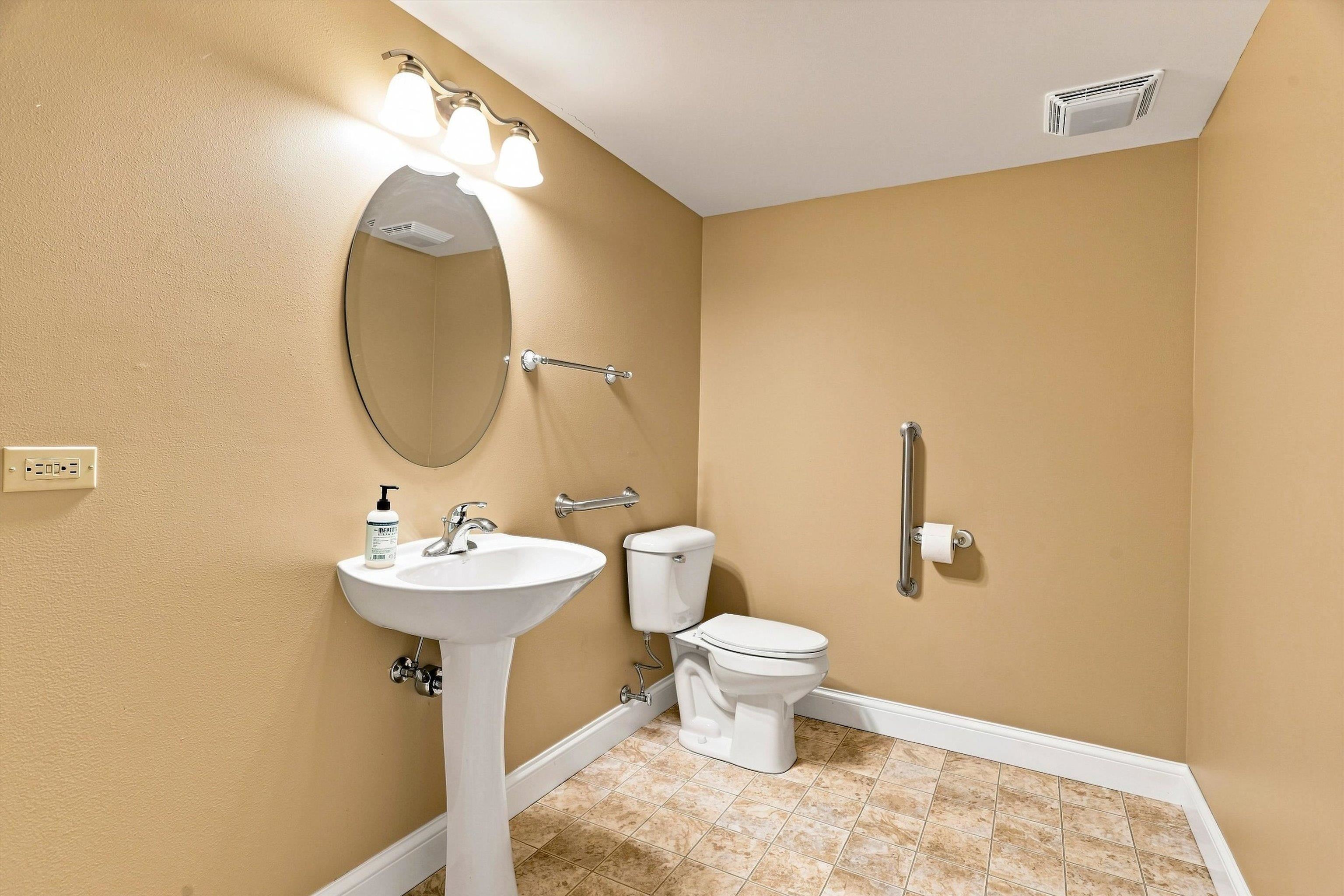 1109 S LOCUST AVENUE, Marshfield, Wisconsin 54449, 3 Bedrooms Bedrooms, ,2 BathroomsBathrooms,Residential,For Sale,1109 S LOCUST AVENUE,22604077