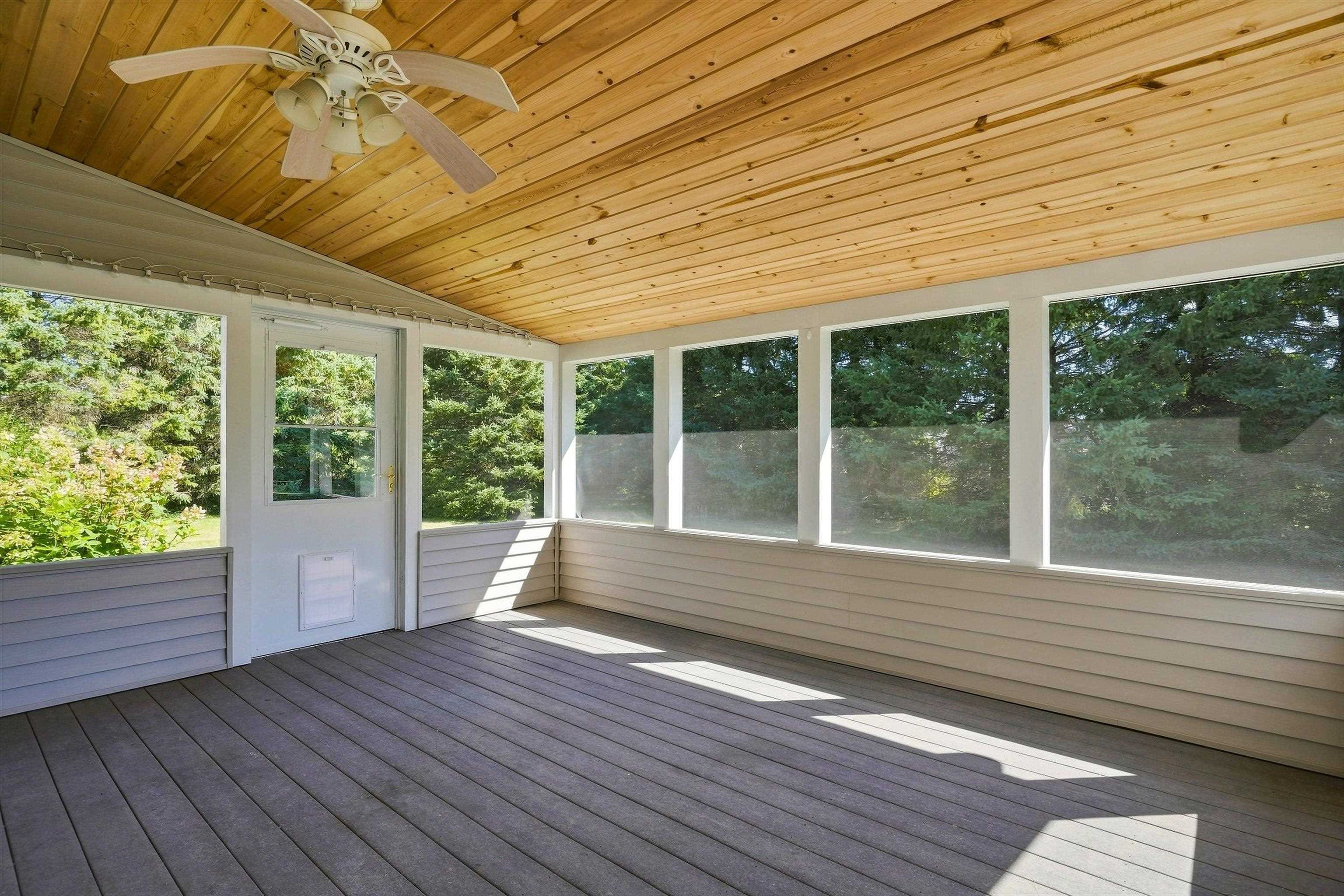 1109 S LOCUST AVENUE, Marshfield, Wisconsin 54449, 3 Bedrooms Bedrooms, ,2 BathroomsBathrooms,Residential,For Sale,1109 S LOCUST AVENUE,22604077