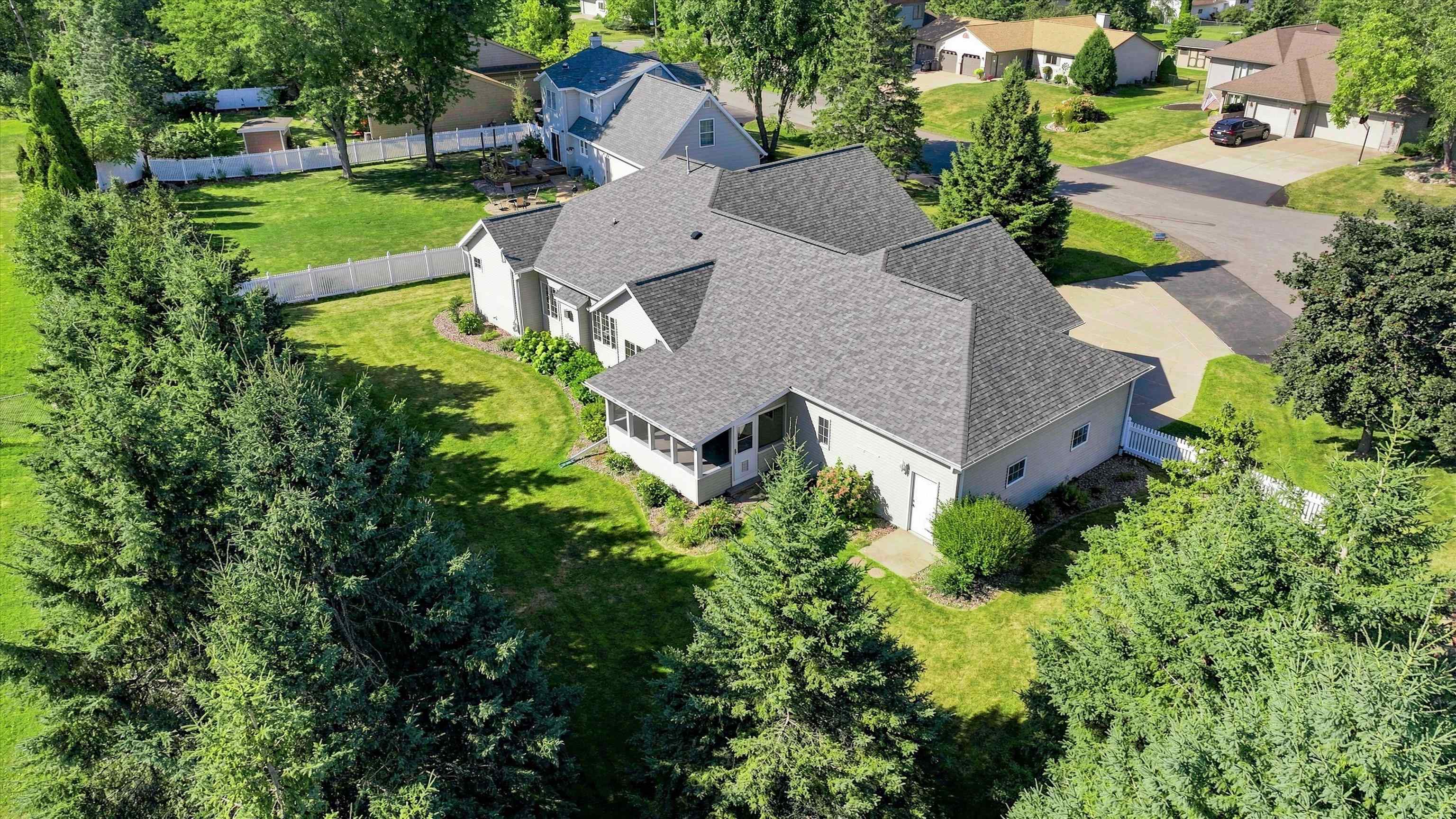 1109 S LOCUST AVENUE, Marshfield, Wisconsin 54449, 3 Bedrooms Bedrooms, ,2 BathroomsBathrooms,Residential,For Sale,1109 S LOCUST AVENUE,22604077
