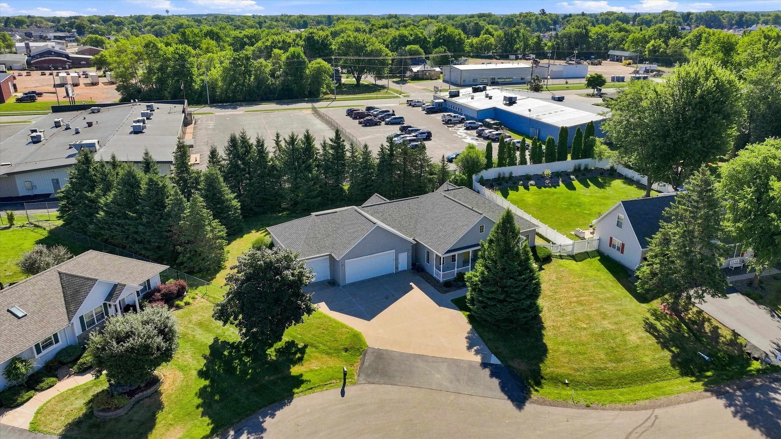 1109 S LOCUST AVENUE, Marshfield, Wisconsin 54449, 3 Bedrooms Bedrooms, ,2 BathroomsBathrooms,Residential,For Sale,1109 S LOCUST AVENUE,22604077