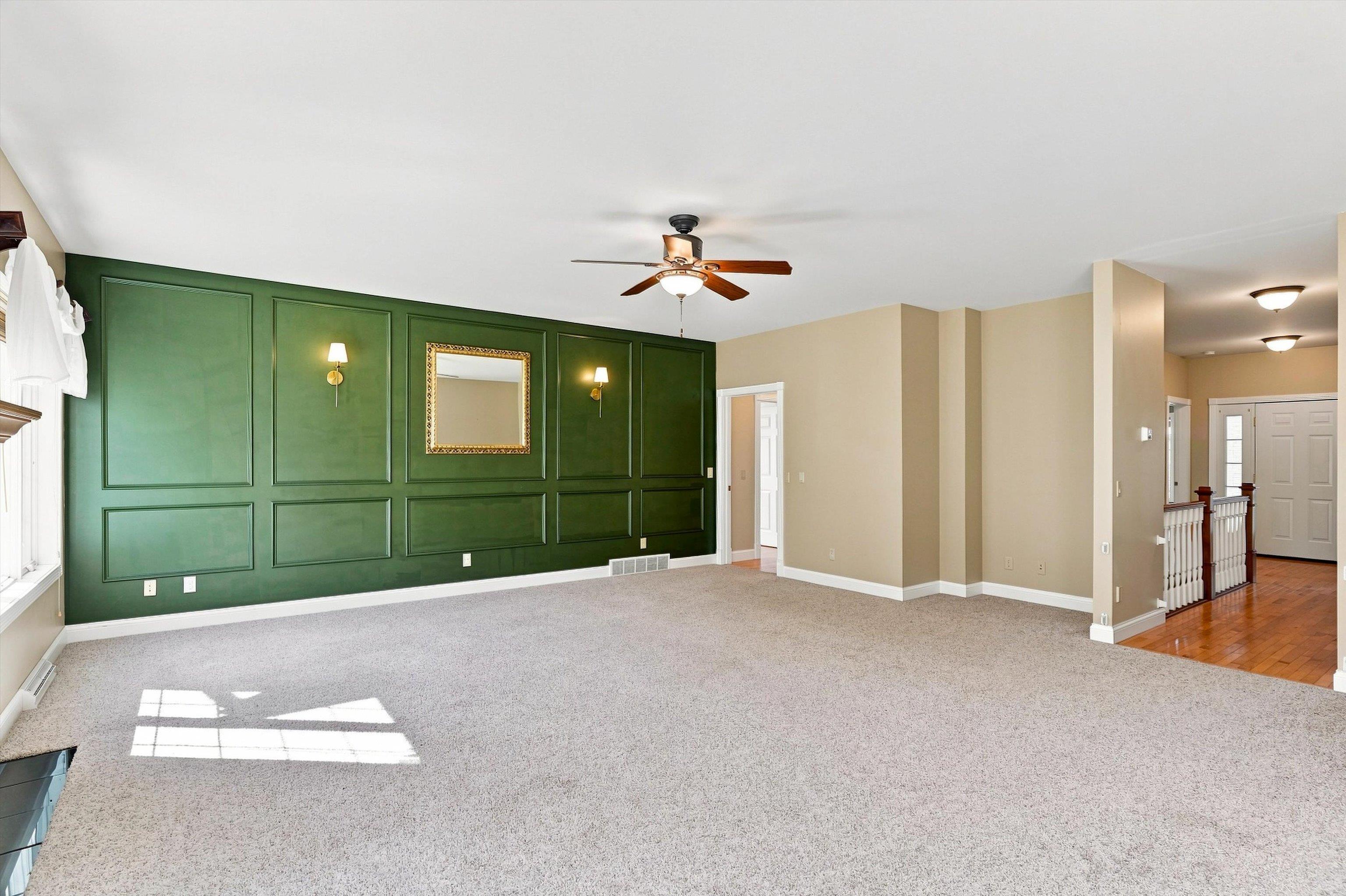 1109 S LOCUST AVENUE, Marshfield, Wisconsin 54449, 3 Bedrooms Bedrooms, ,2 BathroomsBathrooms,Residential,For Sale,1109 S LOCUST AVENUE,22604077