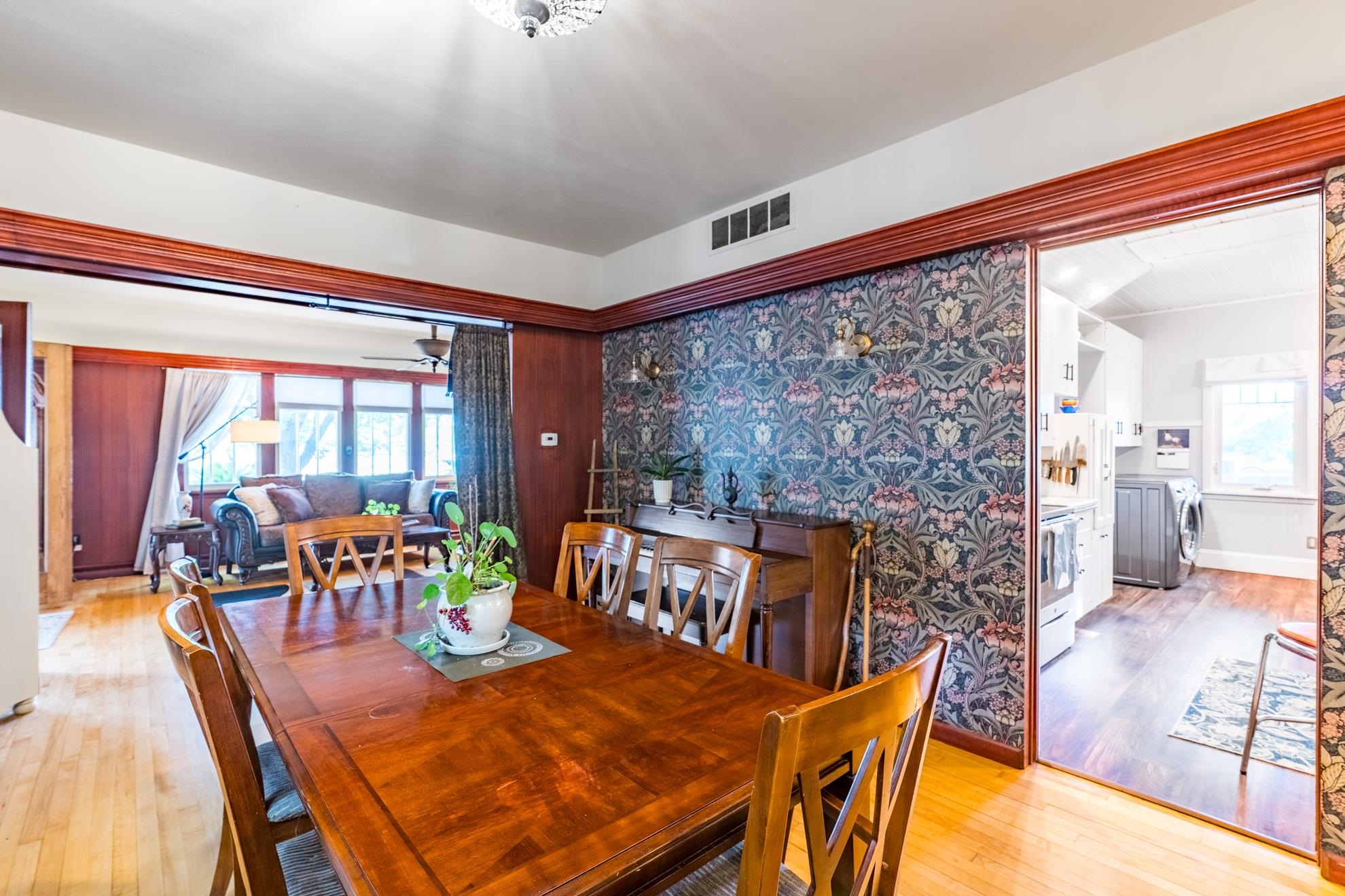 615 N CENTER AVENUE, Merrill, Wisconsin 54452, 3 Bedrooms Bedrooms, ,1 BathroomBathrooms,Residential,For Sale,615 N CENTER AVENUE,22604079