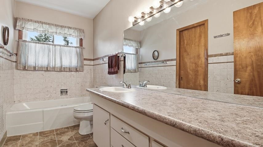 501 W 17TH STREET, Marshfield, Wisconsin 54449, 3 Bedrooms Bedrooms, ,2 BathroomsBathrooms,Residential,For Sale,501 W 17TH STREET,22604088