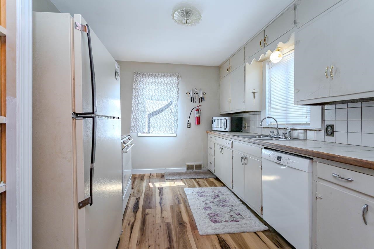 205 YAWKEY AVENUE, Rothschild, Wisconsin 54474, 3 Bedrooms Bedrooms, ,2 BathroomsBathrooms,Residential,For Sale,205 YAWKEY AVENUE,22604092