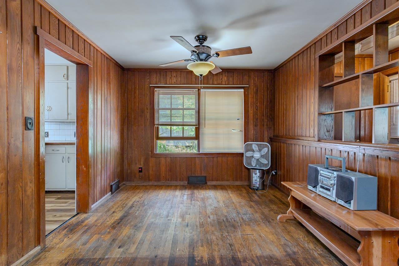 205 YAWKEY AVENUE, Rothschild, Wisconsin 54474, 3 Bedrooms Bedrooms, ,2 BathroomsBathrooms,Residential,For Sale,205 YAWKEY AVENUE,22604092