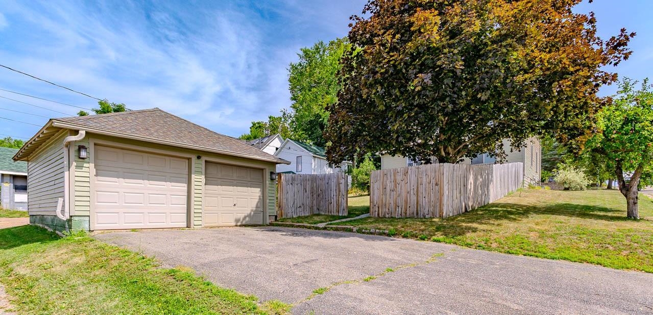 400 N GENESEE STREET, Merrill, Wisconsin 54487, 3 Bedrooms Bedrooms, ,2 BathroomsBathrooms,Residential,For Sale,400 N GENESEE STREET,22604119