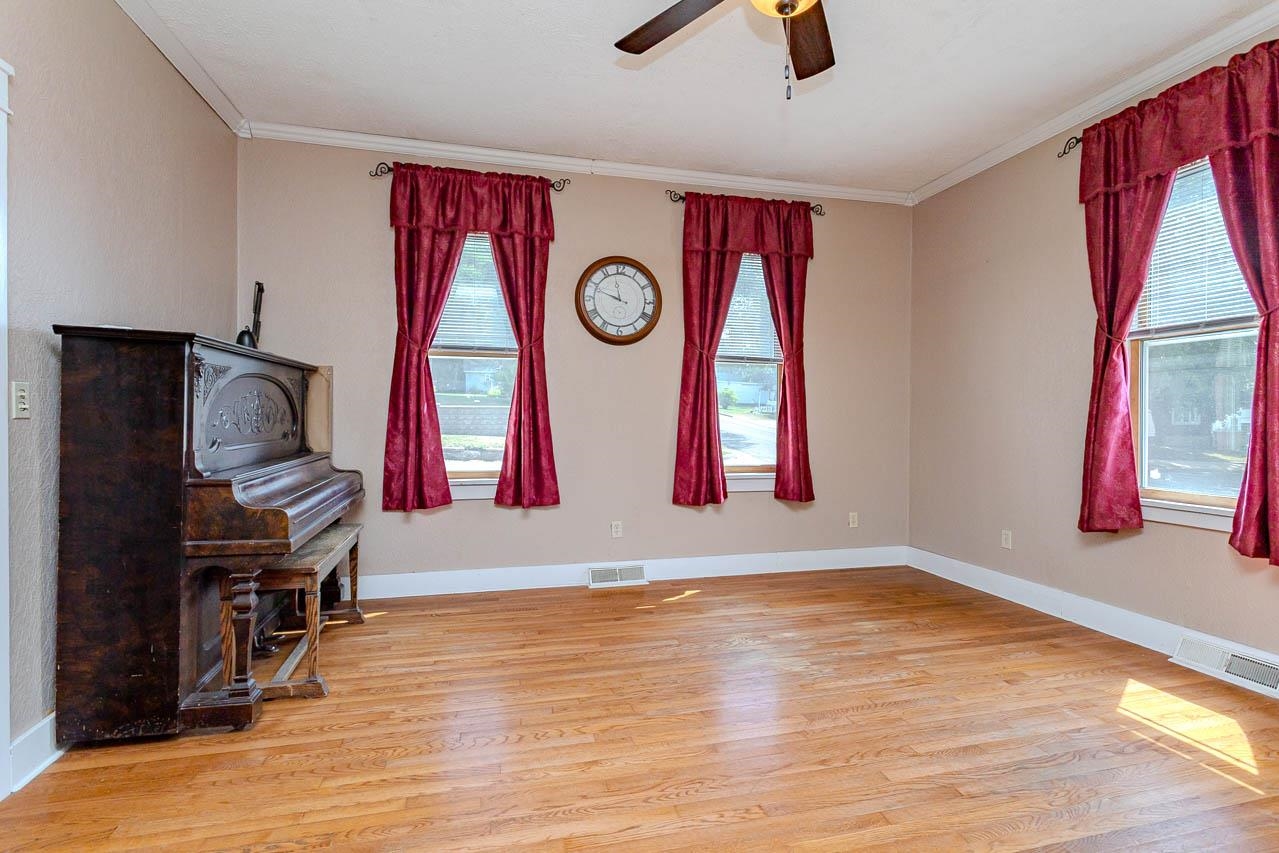 400 N GENESEE STREET, Merrill, Wisconsin 54487, 3 Bedrooms Bedrooms, ,2 BathroomsBathrooms,Residential,For Sale,400 N GENESEE STREET,22604119