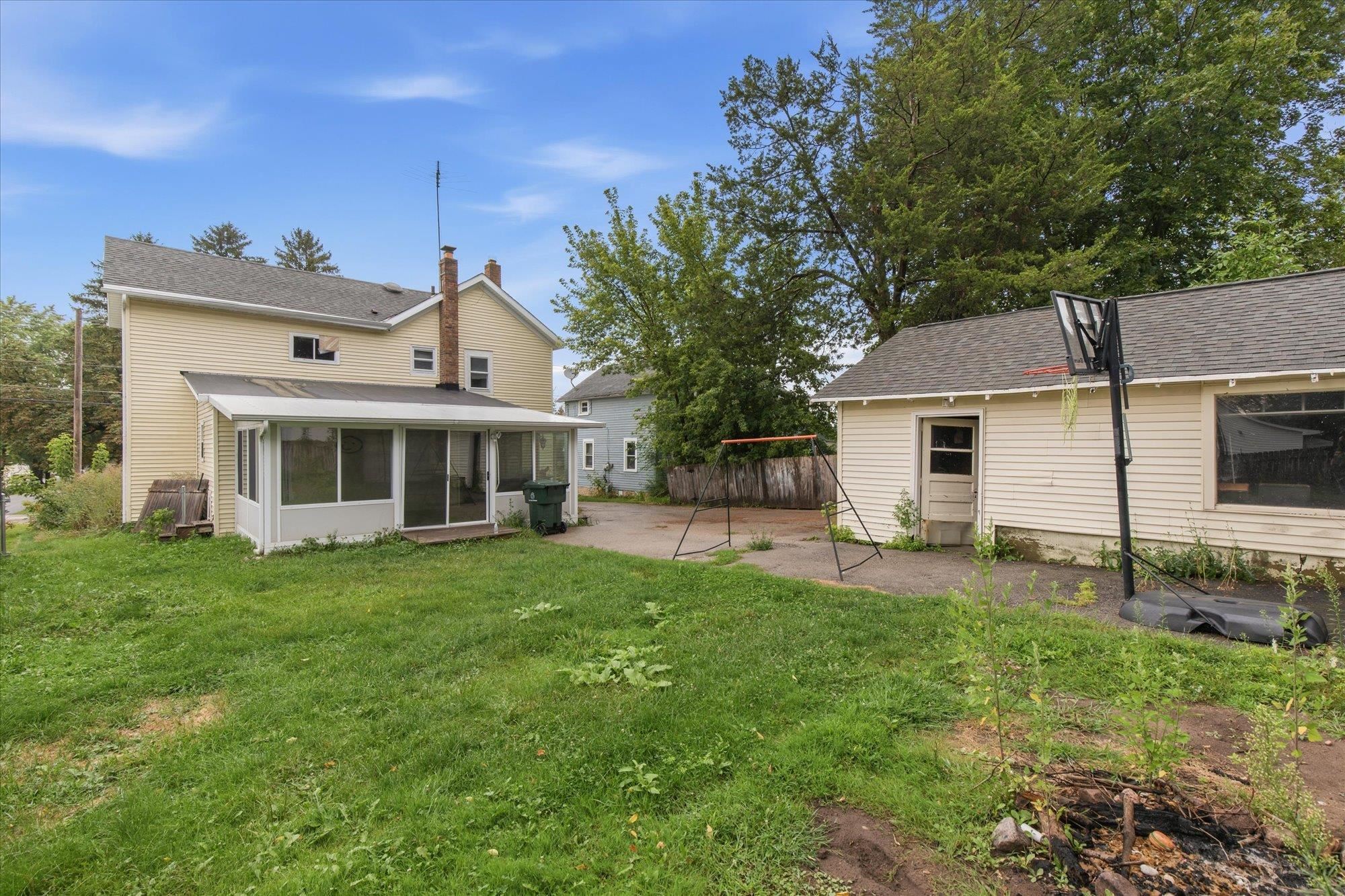 134 W FACTORY STREET, SEYMOUR, Wisconsin 54165, 4 Bedrooms Bedrooms, ,1 BathroomBathrooms,Residential,For Sale,134 W FACTORY STREET,22604124