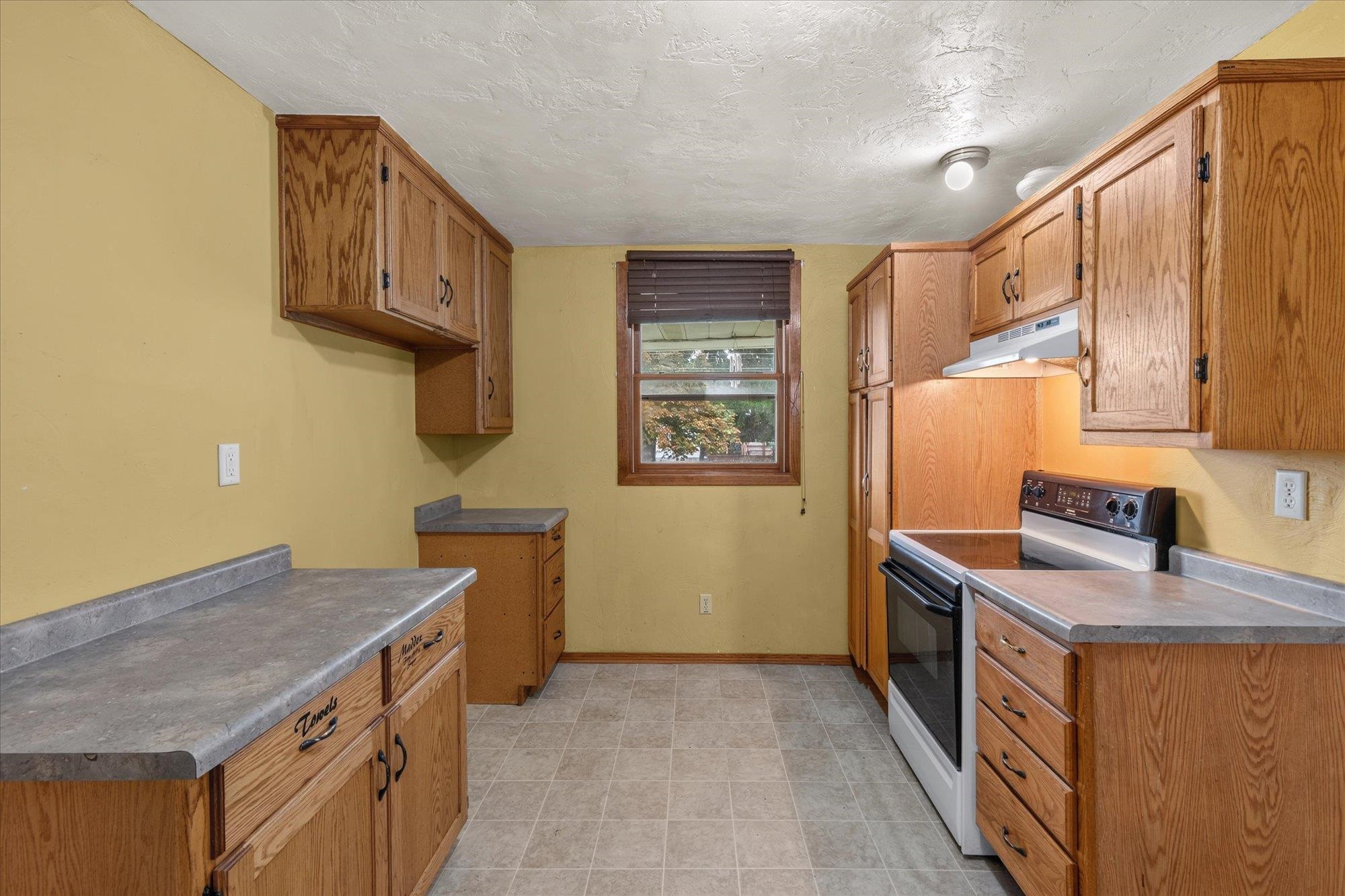134 W FACTORY STREET, SEYMOUR, Wisconsin 54165, 4 Bedrooms Bedrooms, ,1 BathroomBathrooms,Residential,For Sale,134 W FACTORY STREET,22604124
