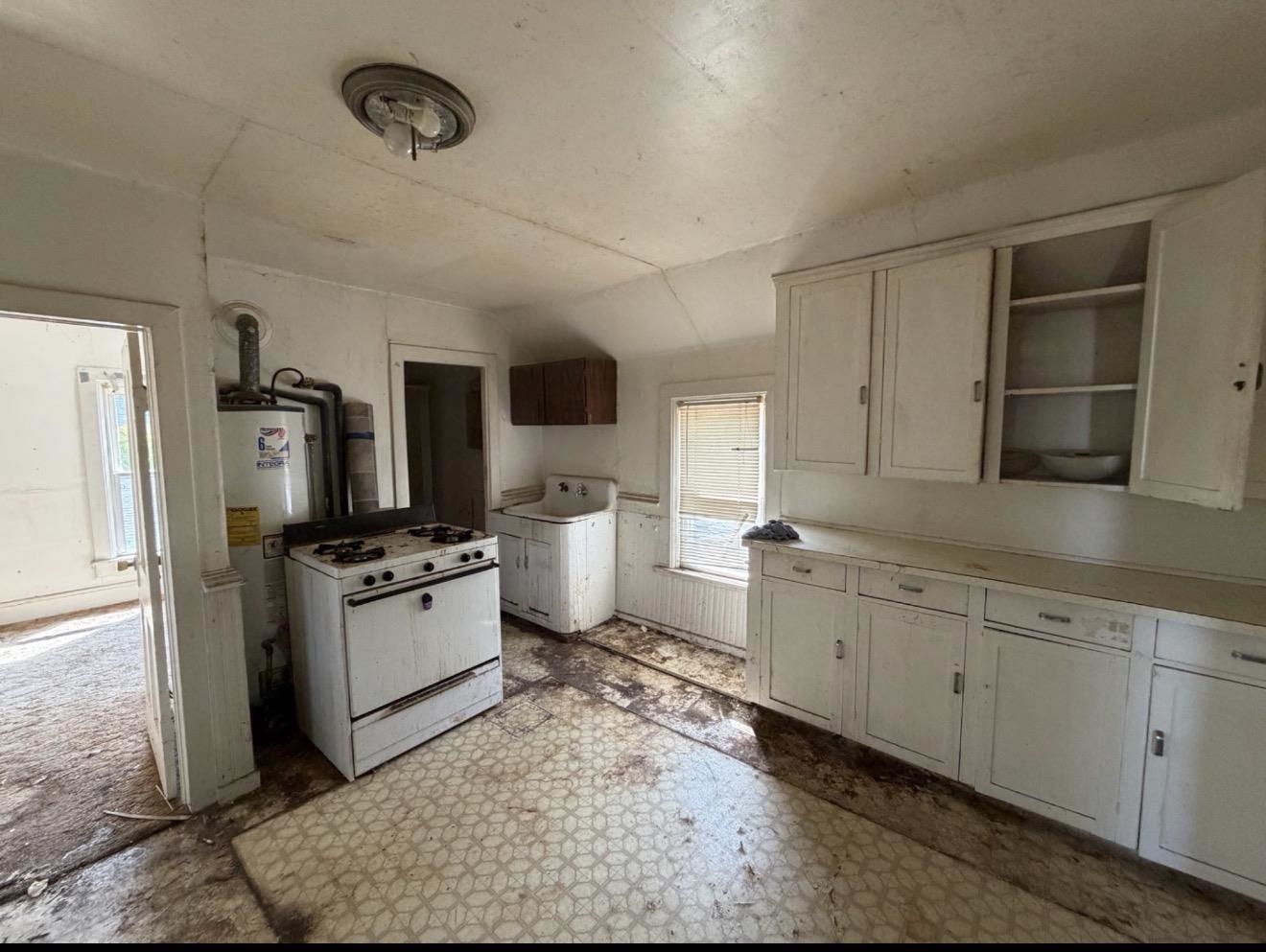 906 N 1ST AVENUE, Wausau, Wisconsin 54401, 2 Bedrooms Bedrooms, ,1 BathroomBathrooms,Multi-family,For Sale,906 N 1ST AVENUE,22604140