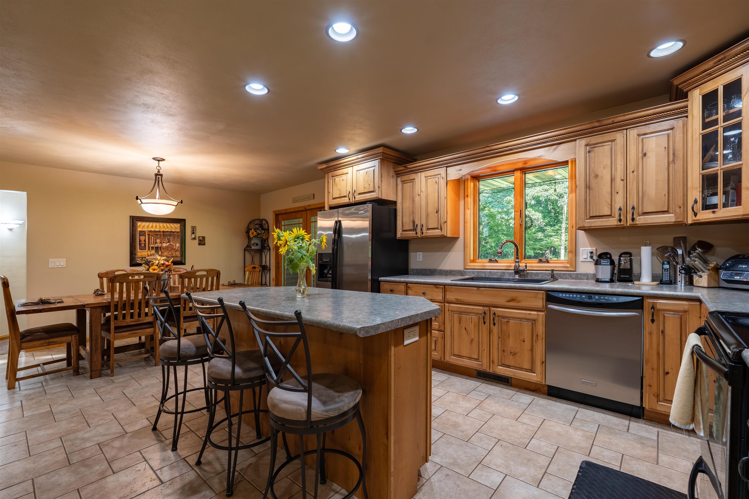 203739 YELLOW BIRCH ROAD, Rosholt, Wisconsin 54473, 3 Bedrooms Bedrooms, ,2 BathroomsBathrooms,Residential,For Sale,203739 YELLOW BIRCH ROAD,22604141