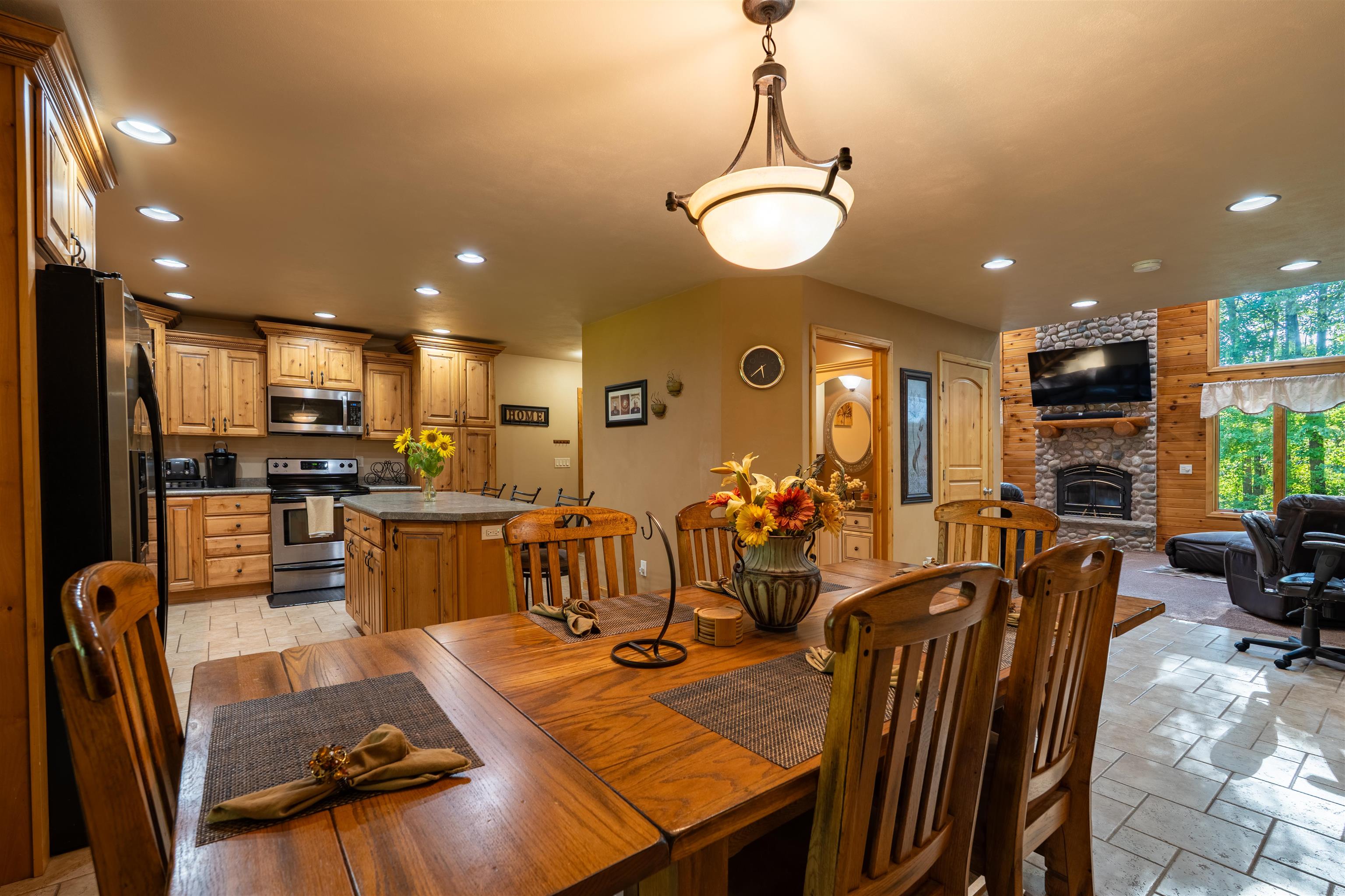 203739 YELLOW BIRCH ROAD, Rosholt, Wisconsin 54473, 3 Bedrooms Bedrooms, ,2 BathroomsBathrooms,Residential,For Sale,203739 YELLOW BIRCH ROAD,22604141