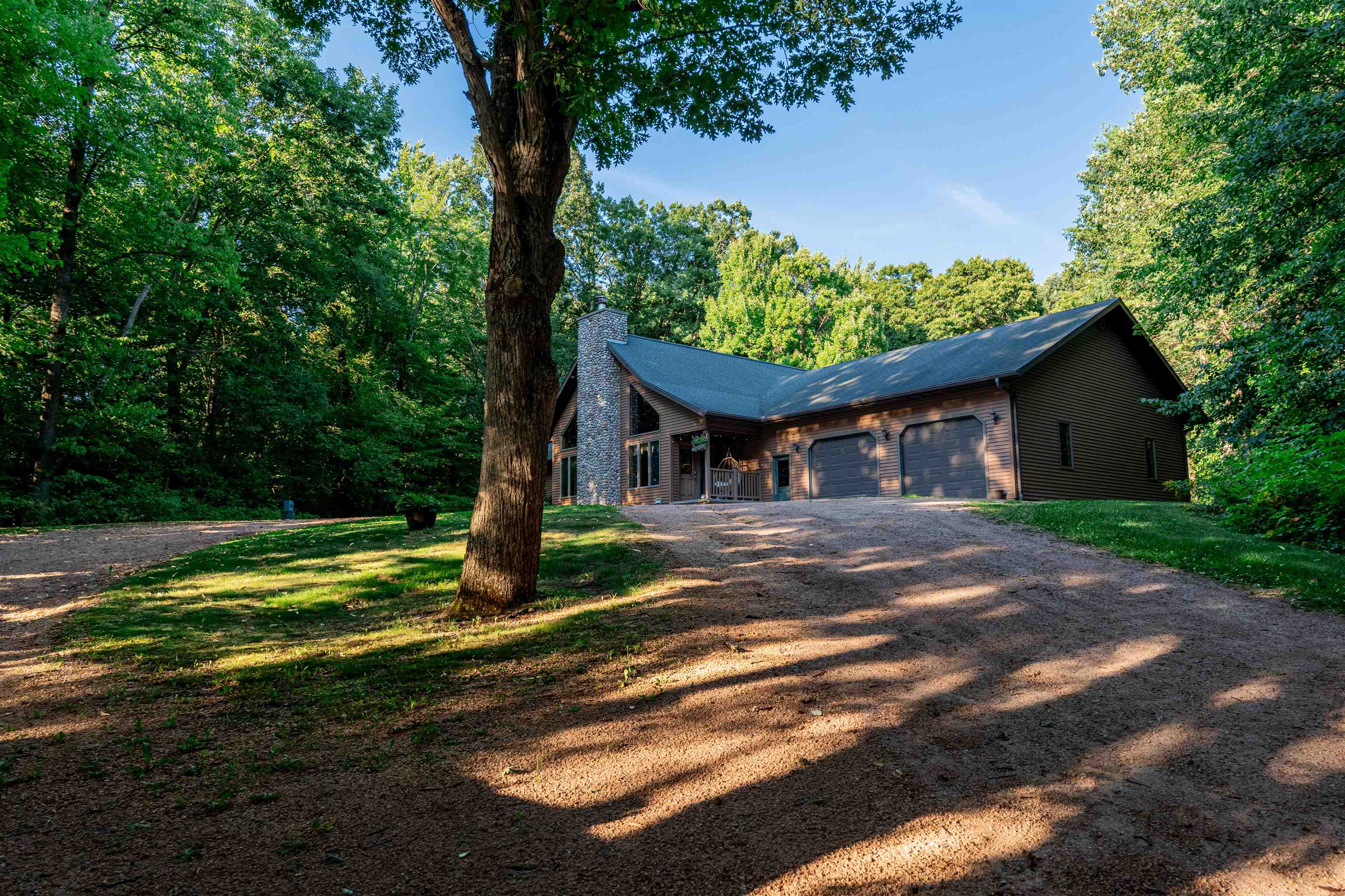 203739 YELLOW BIRCH ROAD, Rosholt, Wisconsin 54473, 3 Bedrooms Bedrooms, ,2 BathroomsBathrooms,Residential,For Sale,203739 YELLOW BIRCH ROAD,22604141