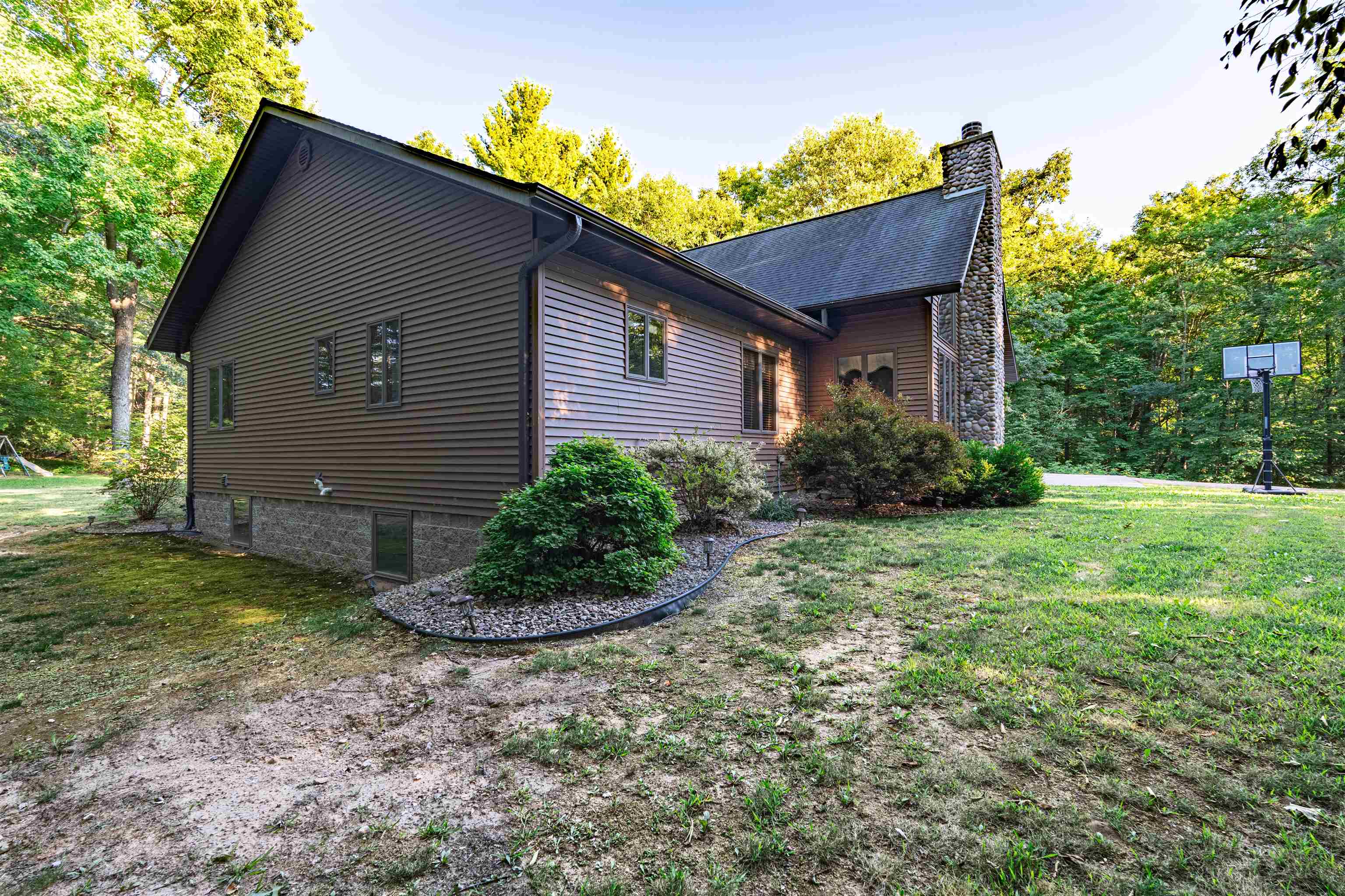 203739 YELLOW BIRCH ROAD, Rosholt, Wisconsin 54473, 3 Bedrooms Bedrooms, ,2 BathroomsBathrooms,Residential,For Sale,203739 YELLOW BIRCH ROAD,22604141
