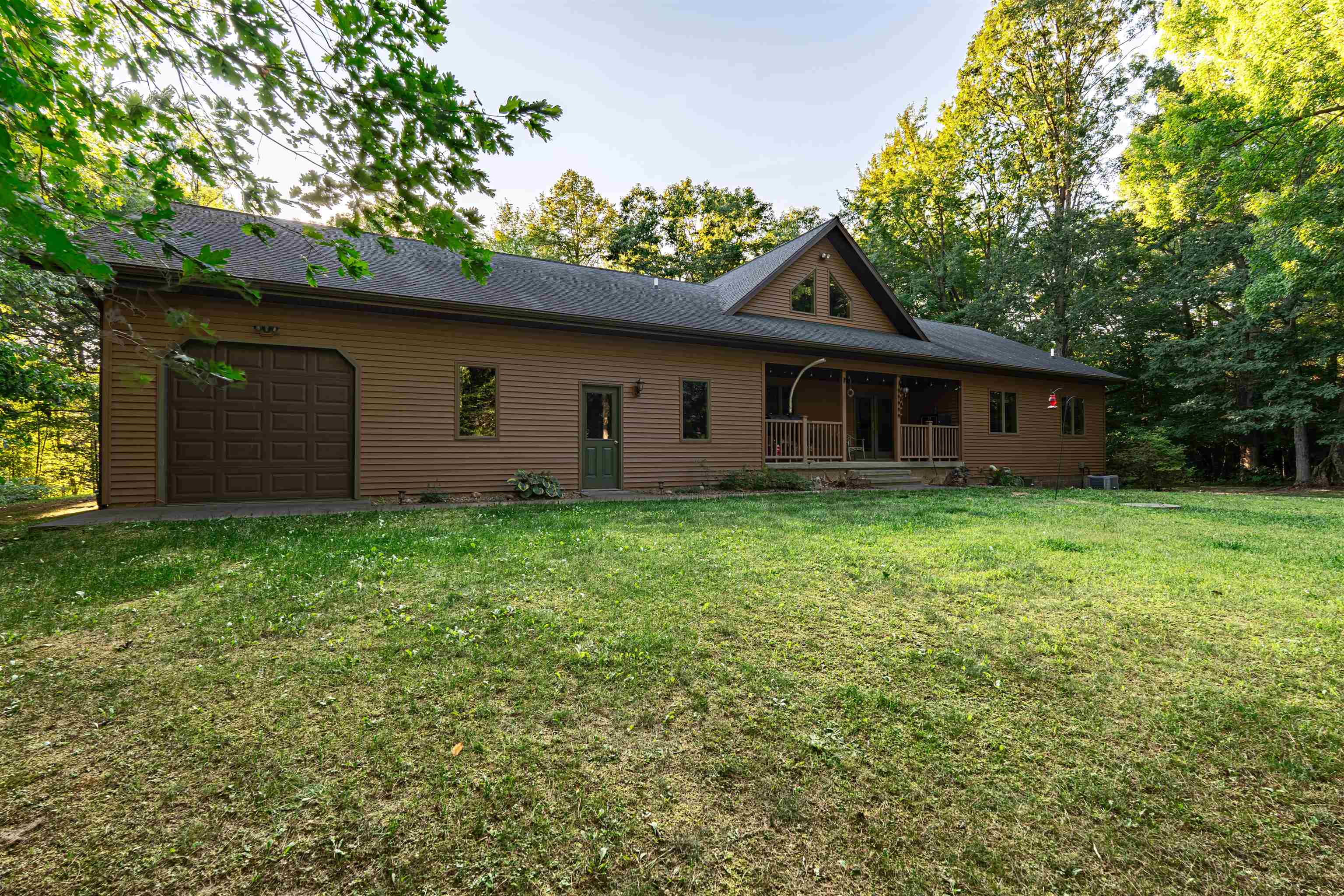 203739 YELLOW BIRCH ROAD, Rosholt, Wisconsin 54473, 3 Bedrooms Bedrooms, ,2 BathroomsBathrooms,Residential,For Sale,203739 YELLOW BIRCH ROAD,22604141