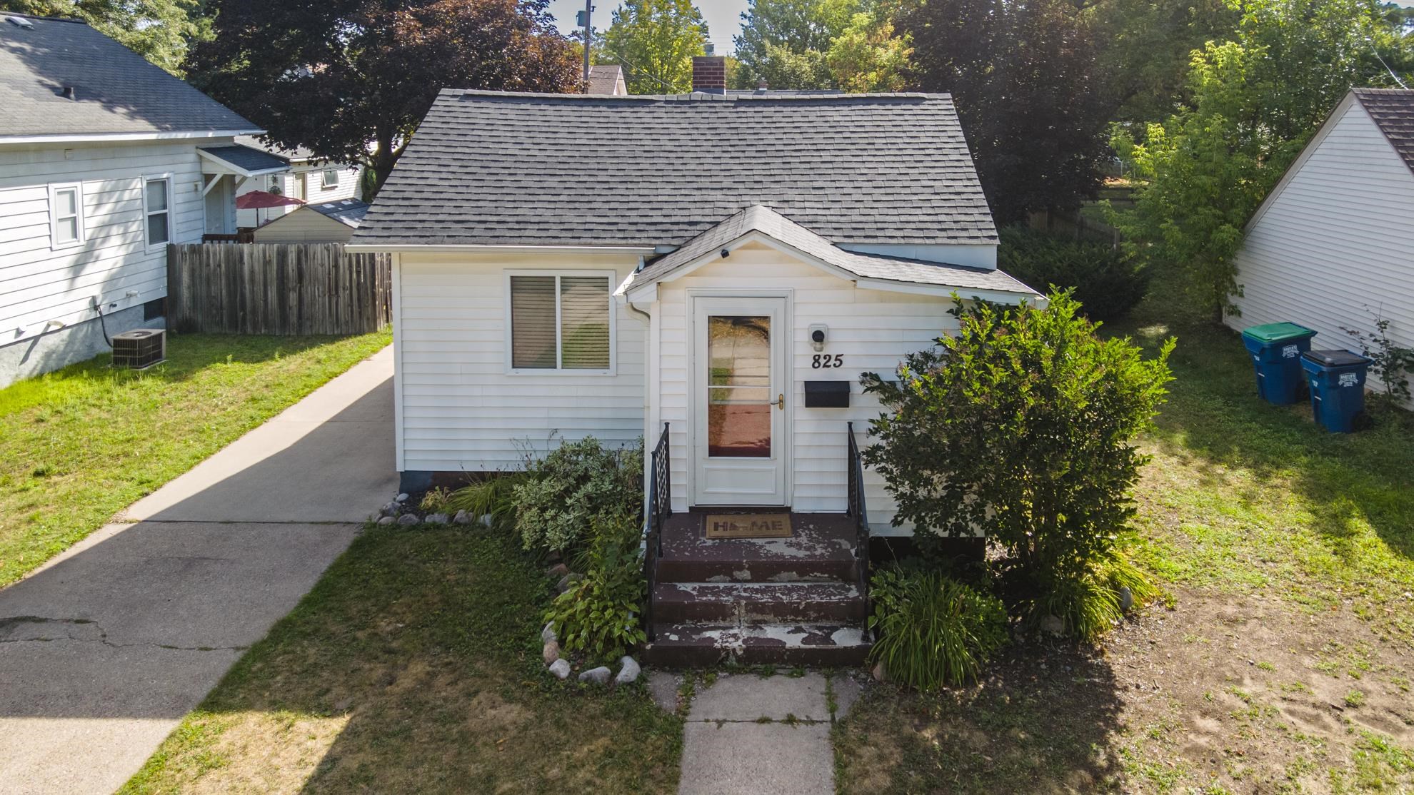 825 S 11TH AVENUE, Wausau, Wisconsin 54401, 2 Bedrooms Bedrooms, ,1 BathroomBathrooms,Residential,For Sale,825 S 11TH AVENUE,22604143