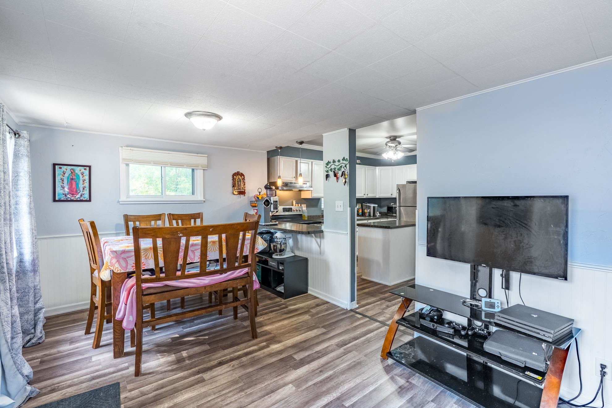 825 S 11TH AVENUE, Wausau, Wisconsin 54401, 2 Bedrooms Bedrooms, ,1 BathroomBathrooms,Residential,For Sale,825 S 11TH AVENUE,22604143