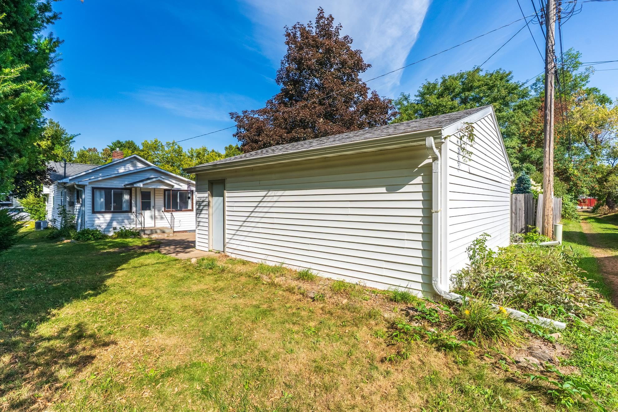 825 S 11TH AVENUE, Wausau, Wisconsin 54401, 2 Bedrooms Bedrooms, ,1 BathroomBathrooms,Residential,For Sale,825 S 11TH AVENUE,22604143