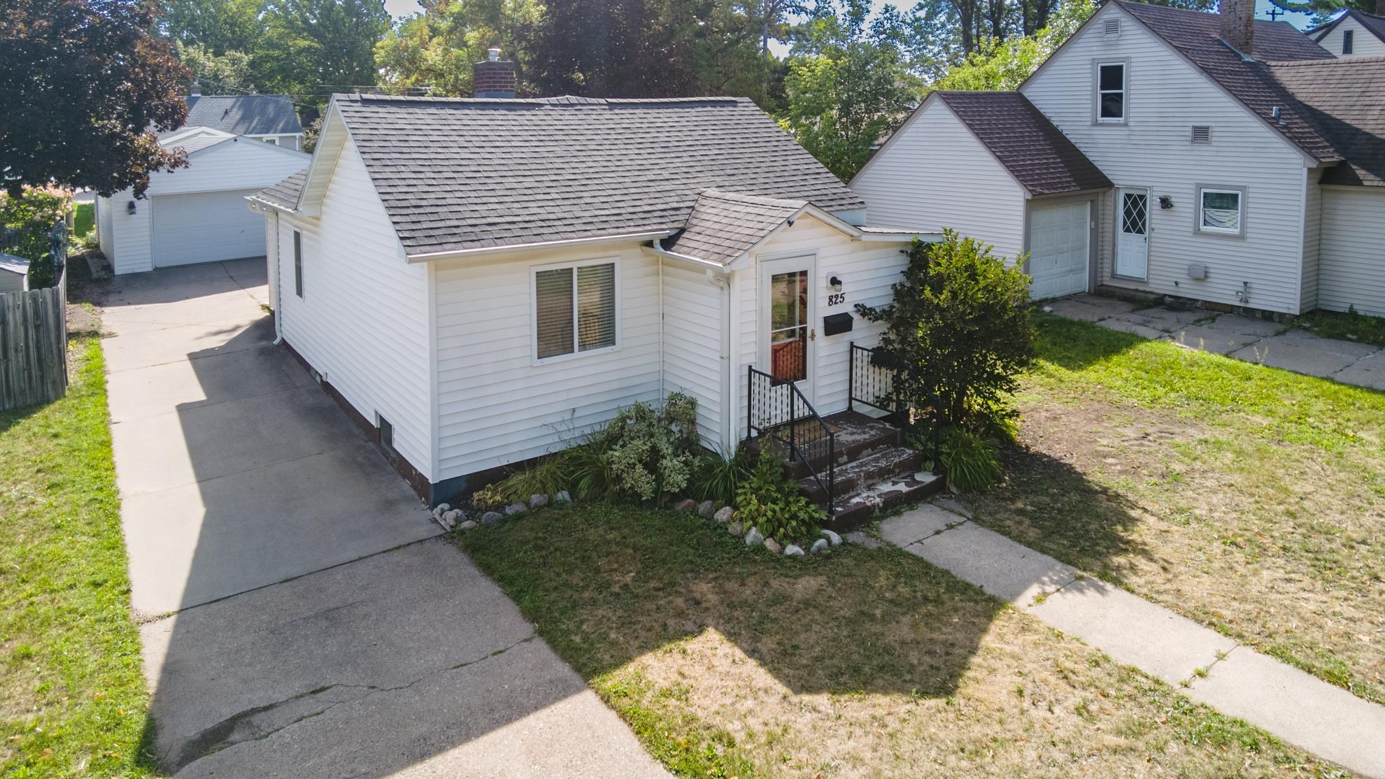 825 S 11TH AVENUE, Wausau, Wisconsin 54401, 2 Bedrooms Bedrooms, ,1 BathroomBathrooms,Residential,For Sale,825 S 11TH AVENUE,22604143