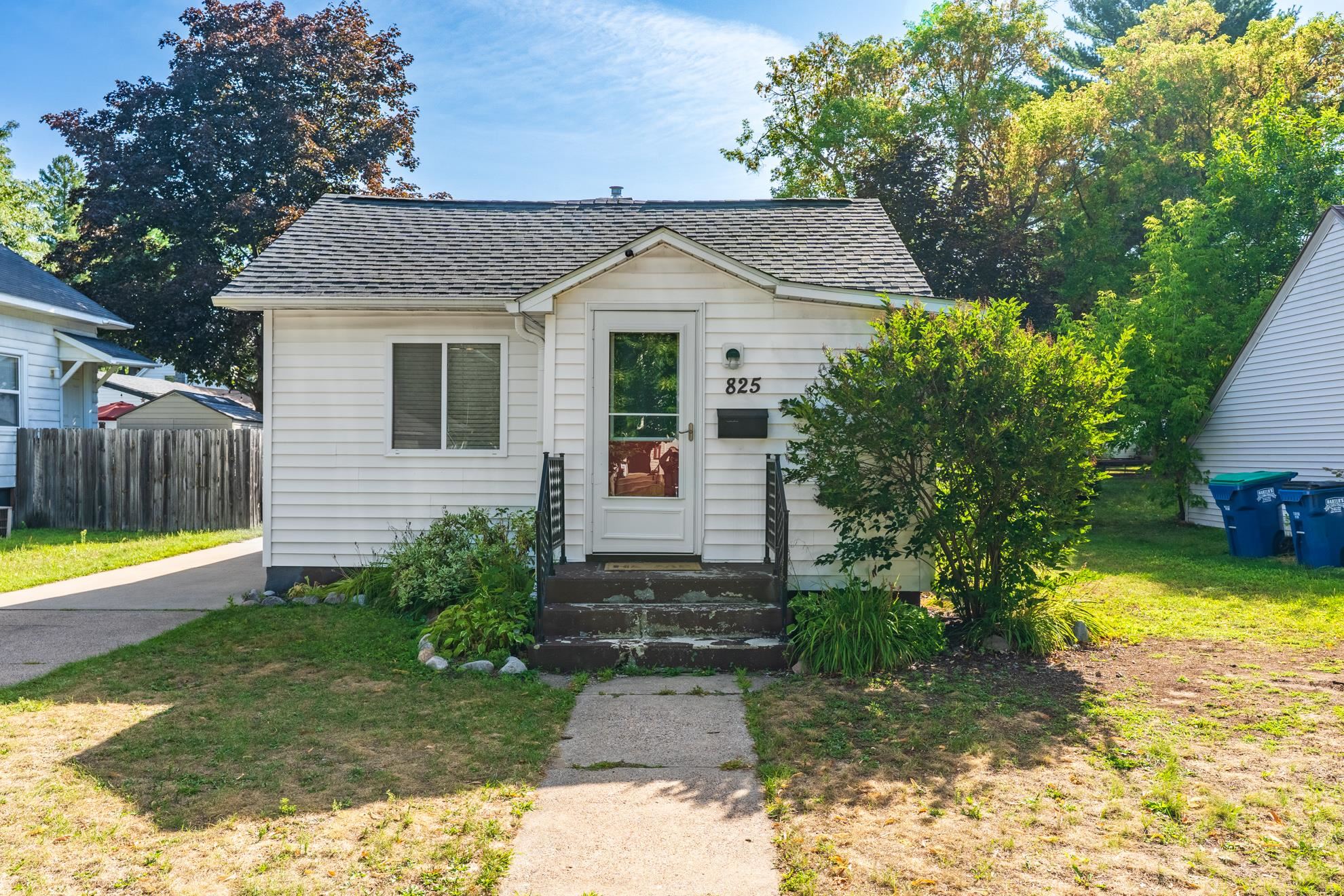 825 S 11TH AVENUE, Wausau, Wisconsin 54401, 2 Bedrooms Bedrooms, ,1 BathroomBathrooms,Residential,For Sale,825 S 11TH AVENUE,22604143
