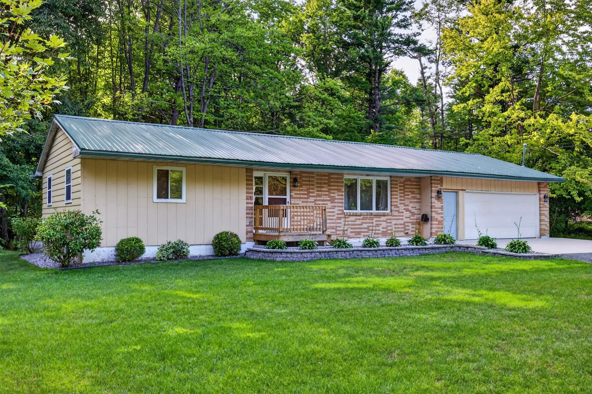 6979 COUNTY ROAD S, Rudolph, Wisconsin 54475, 2 Bedrooms Bedrooms, ,1 BathroomBathrooms,Residential,For Sale,6979 COUNTY ROAD S,22604149