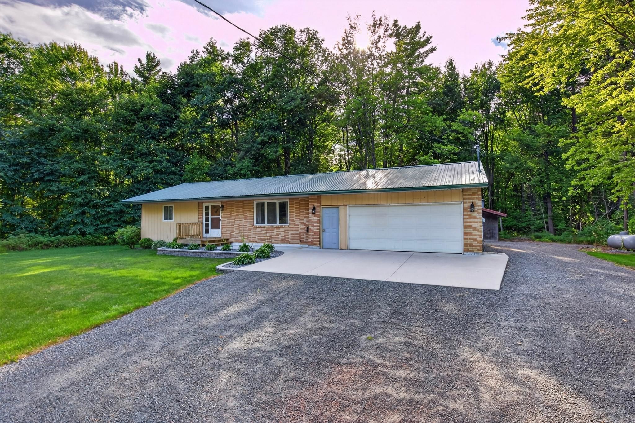 6979 COUNTY ROAD S, Rudolph, Wisconsin 54475, 2 Bedrooms Bedrooms, ,1 BathroomBathrooms,Residential,For Sale,6979 COUNTY ROAD S,22604149