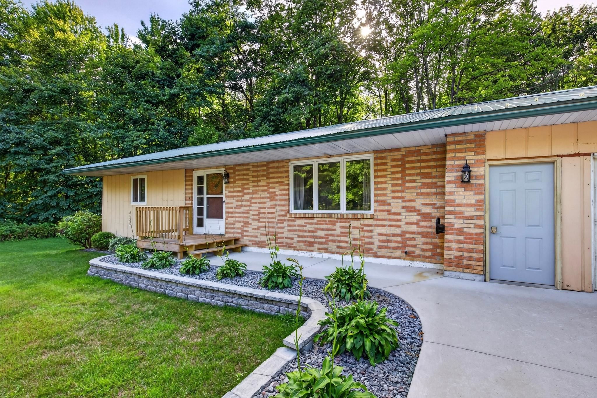 6979 COUNTY ROAD S, Rudolph, Wisconsin 54475, 2 Bedrooms Bedrooms, ,1 BathroomBathrooms,Residential,For Sale,6979 COUNTY ROAD S,22604149