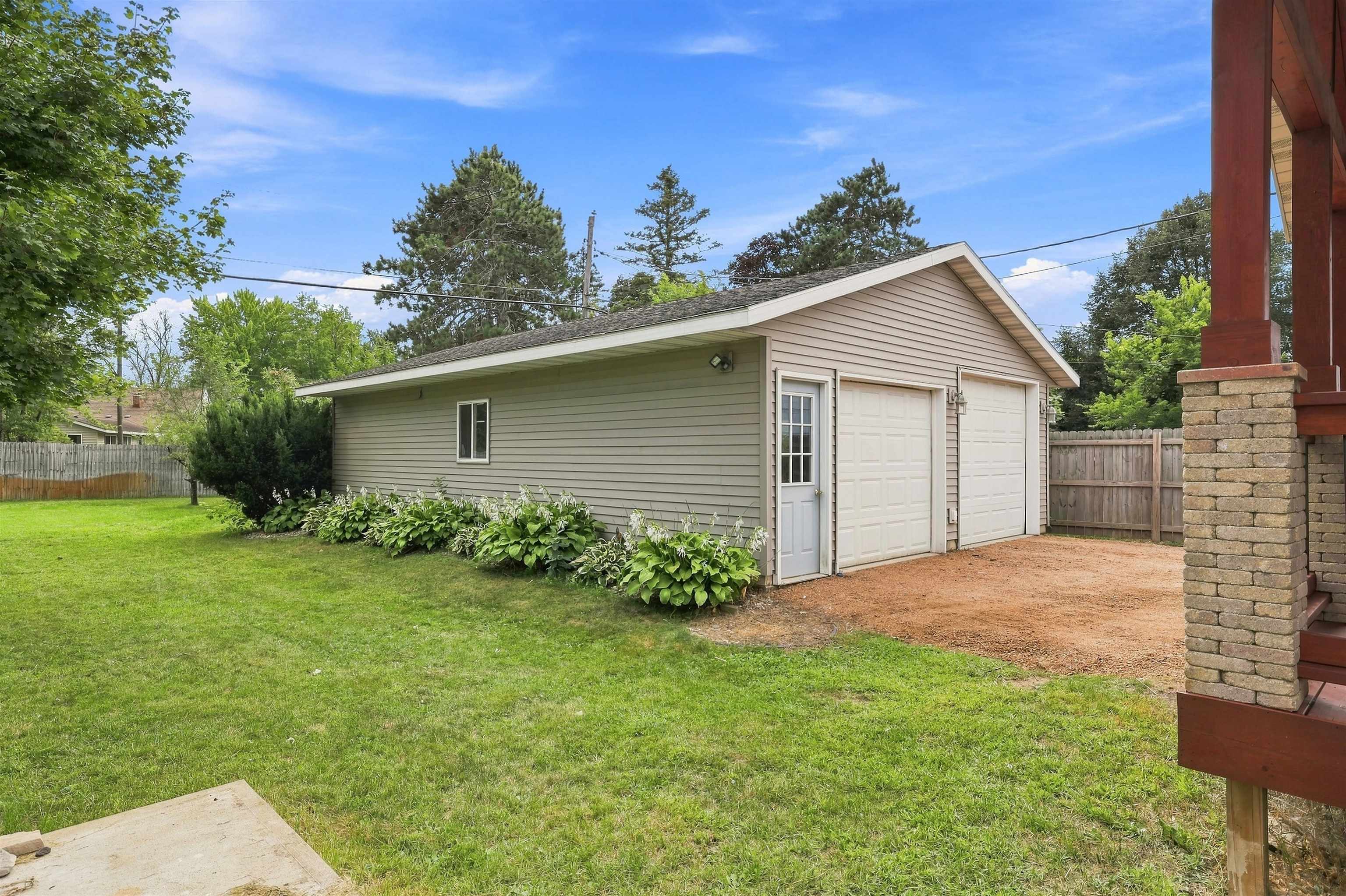 2423 STANLEY STREET, Stevens Point, Wisconsin 54481, 3 Bedrooms Bedrooms, ,1 BathroomBathrooms,Residential,For Sale,2423 STANLEY STREET,22604152