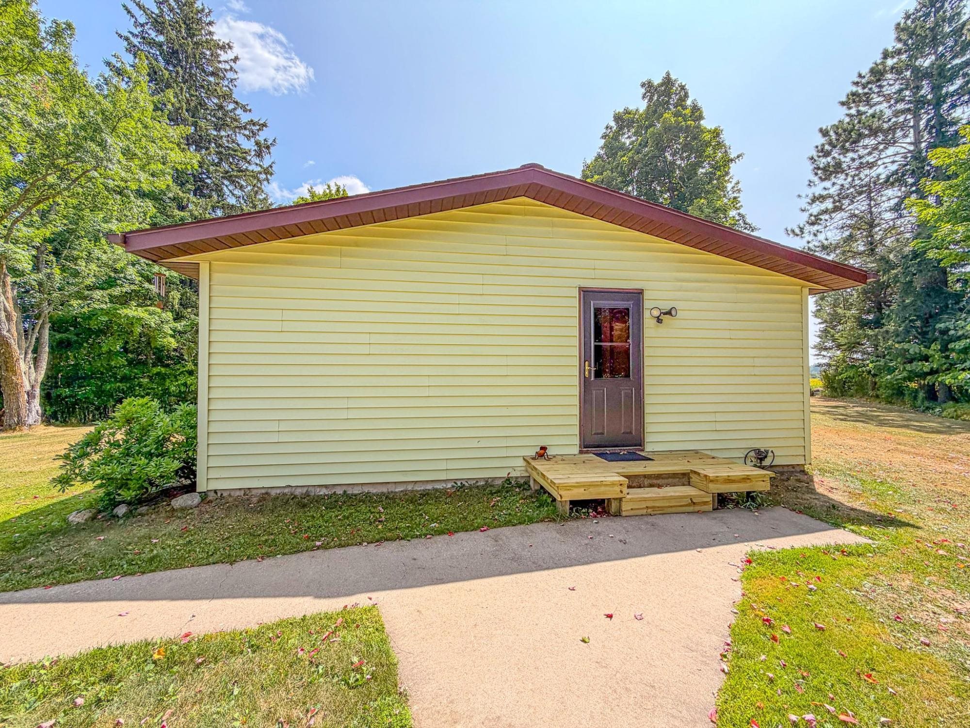 N3979 OXBOW ROAD, Catawba, Wisconsin 54516, 3 Bedrooms Bedrooms, ,2 BathroomsBathrooms,Residential,For Sale,N3979 OXBOW ROAD,22604156